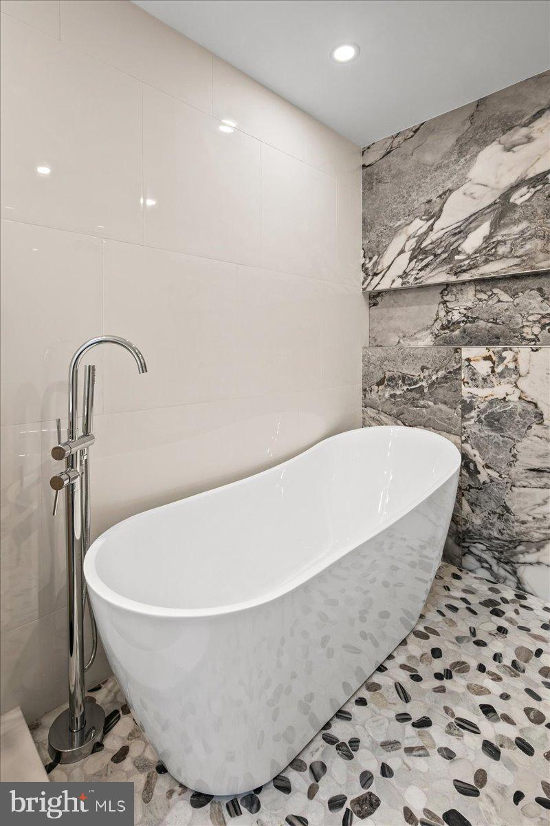 CANTERWOOD - Residential