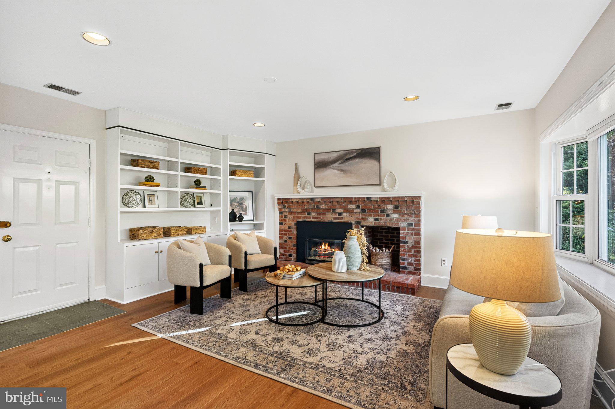 2827 MAPLE LANE