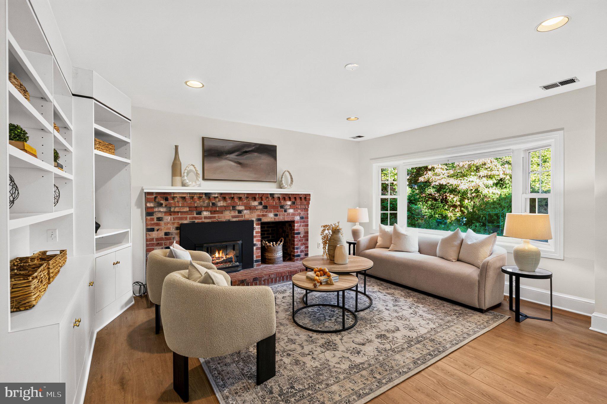 2827 MAPLE LANE