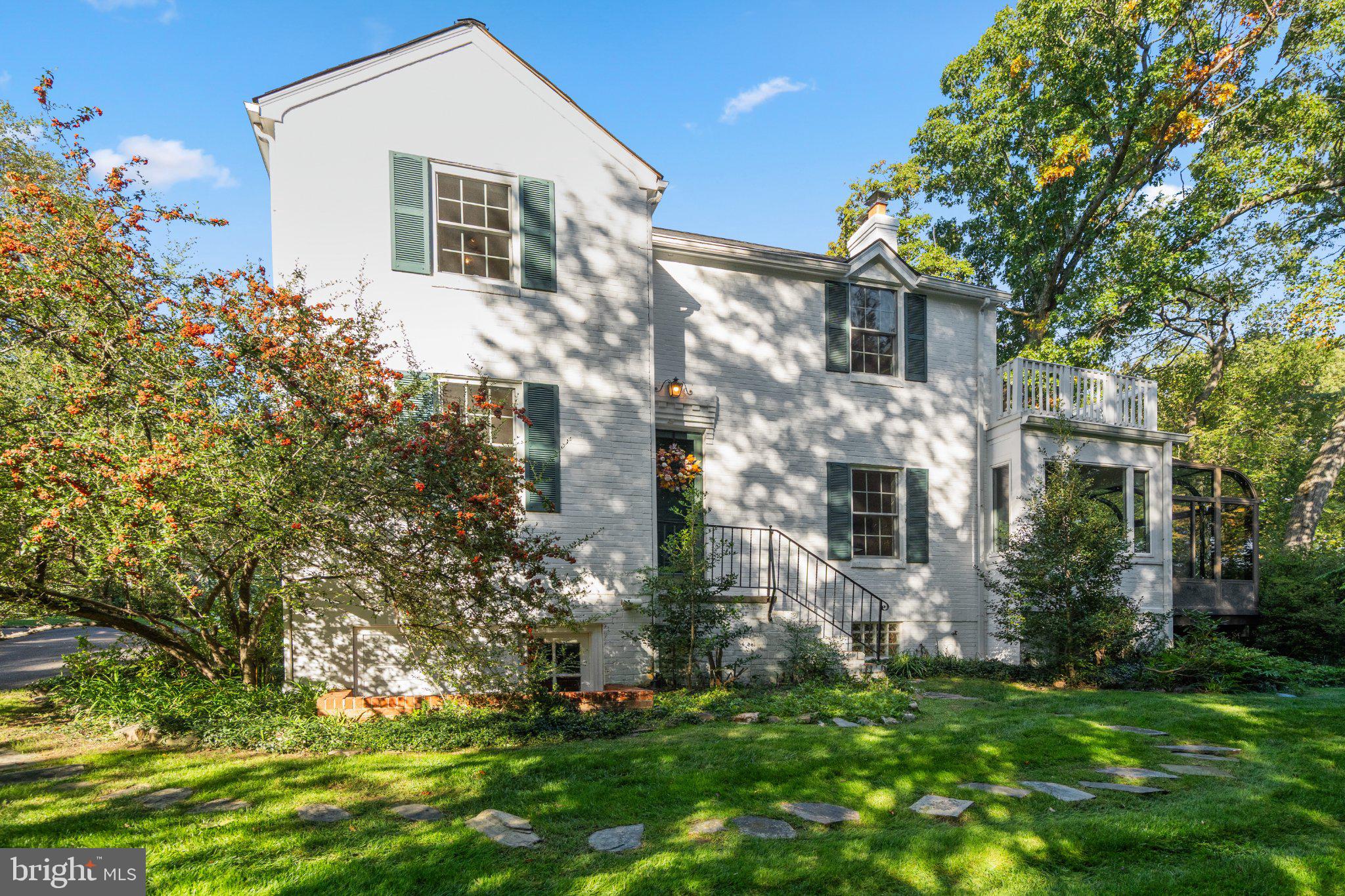 2827 MAPLE LANE