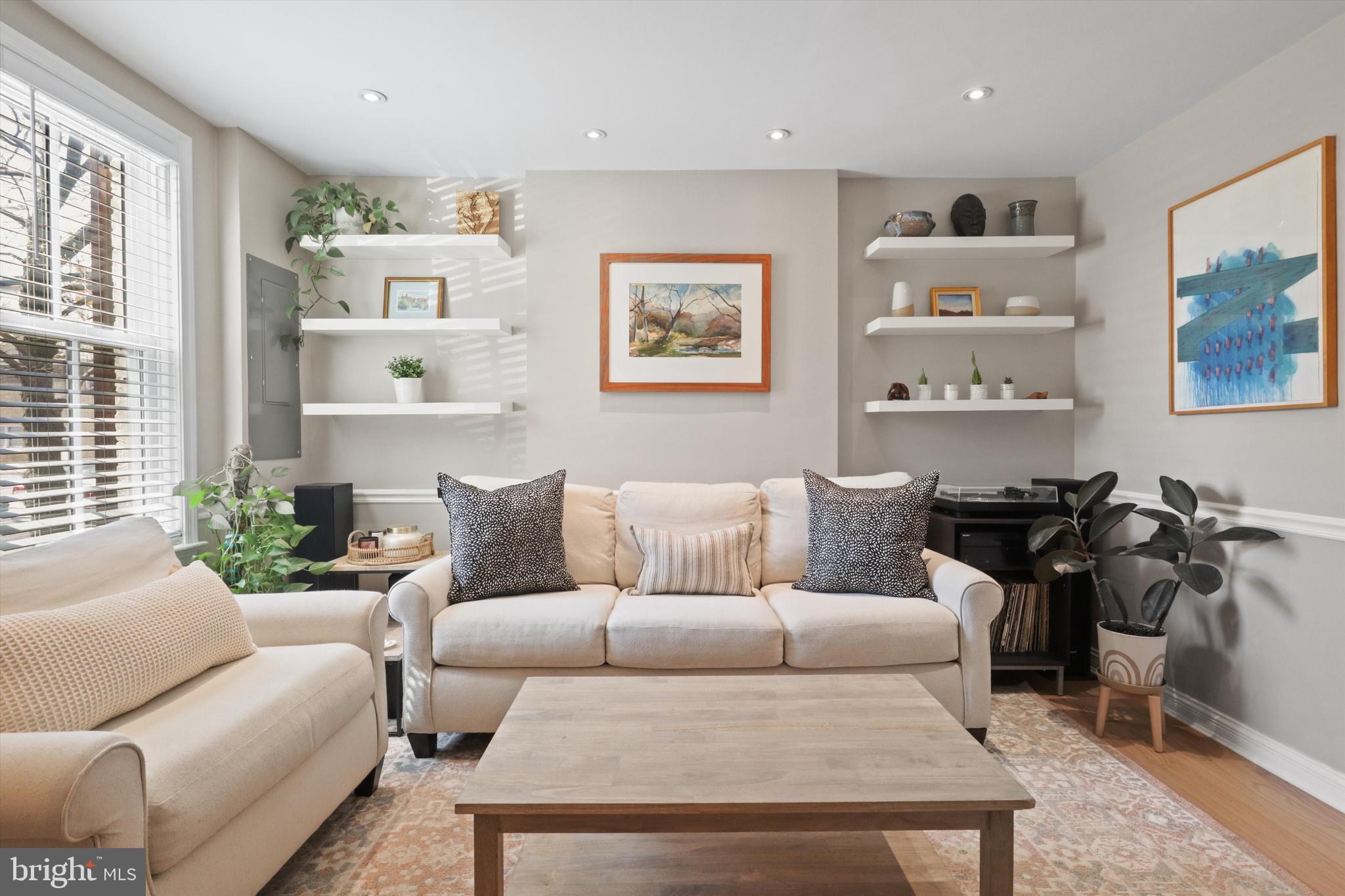 OLD TOWN ALEXANDRIA - Residential