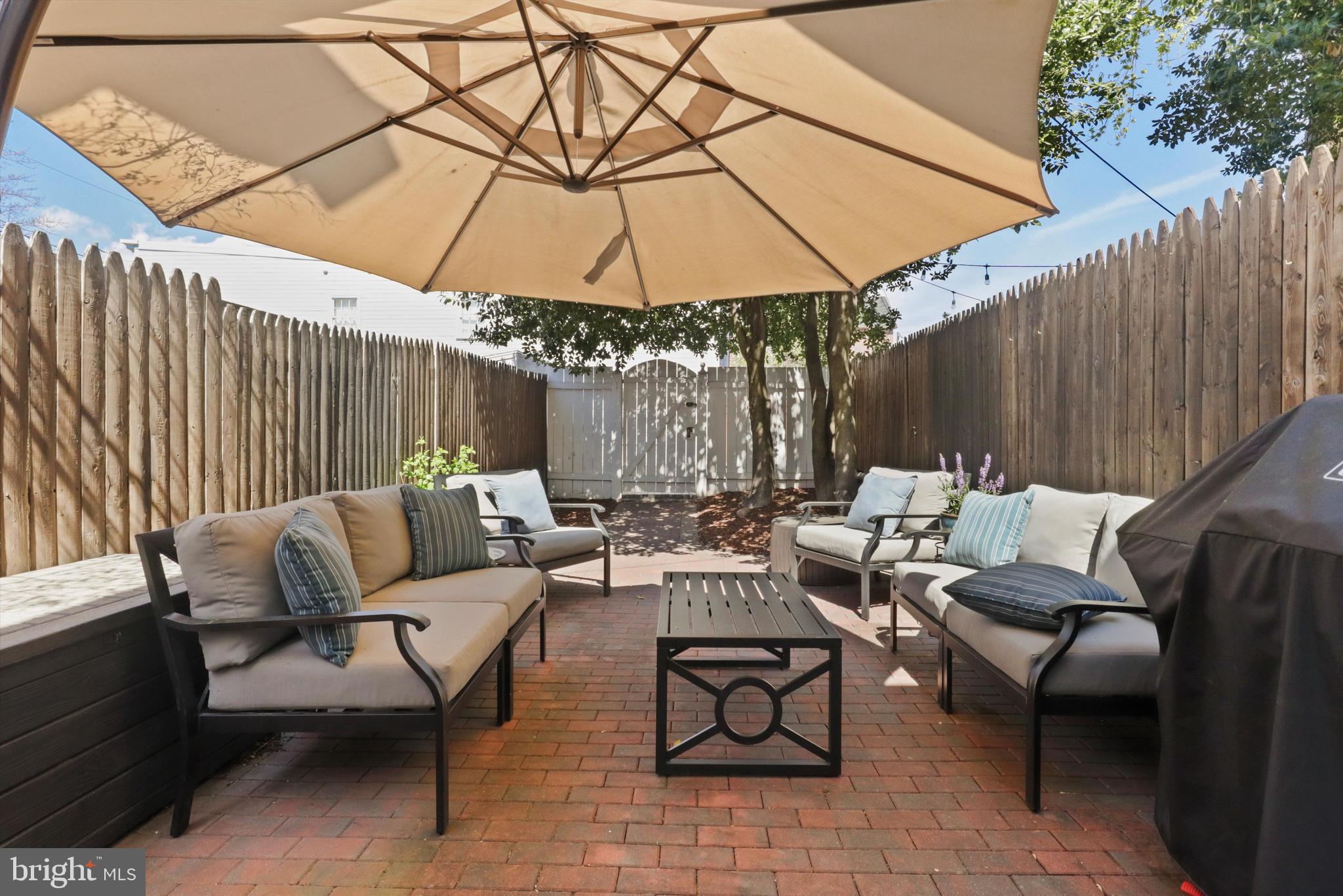 OLD TOWN ALEXANDRIA - Residential