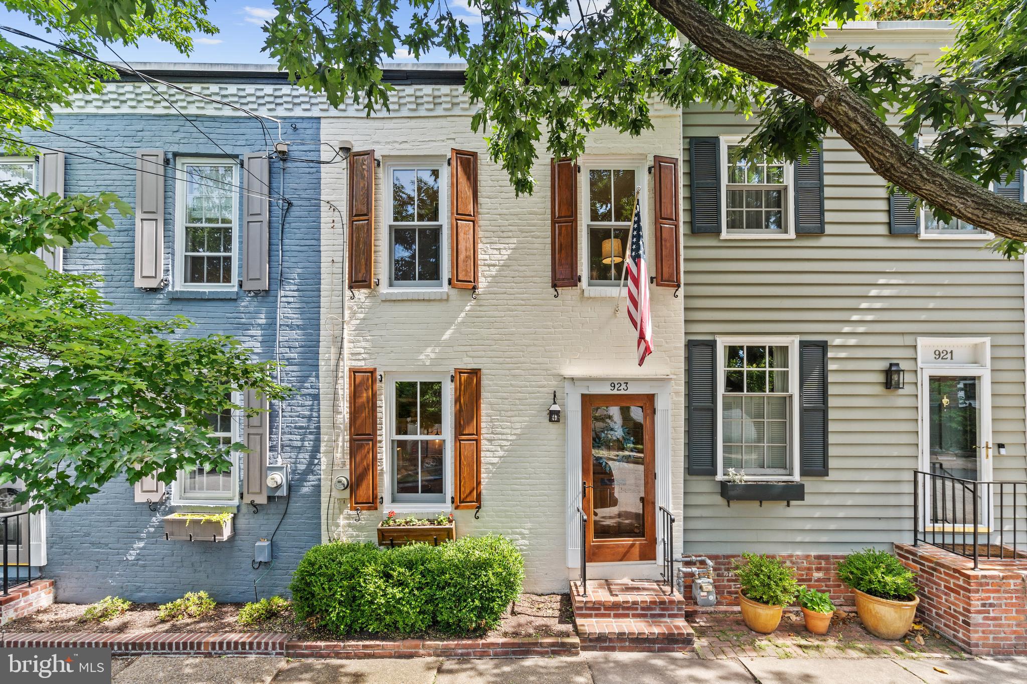 OLD TOWN ALEXANDRIA - Residential