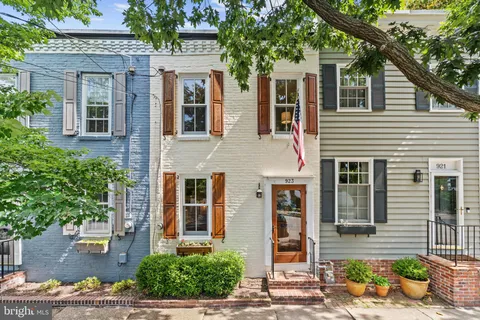 923 Oronoco Street, Alexandria, VA MLS: VAAX2042666