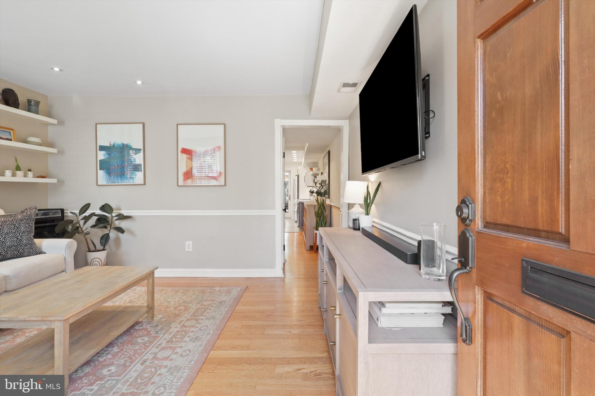 OLD TOWN ALEXANDRIA - Residential