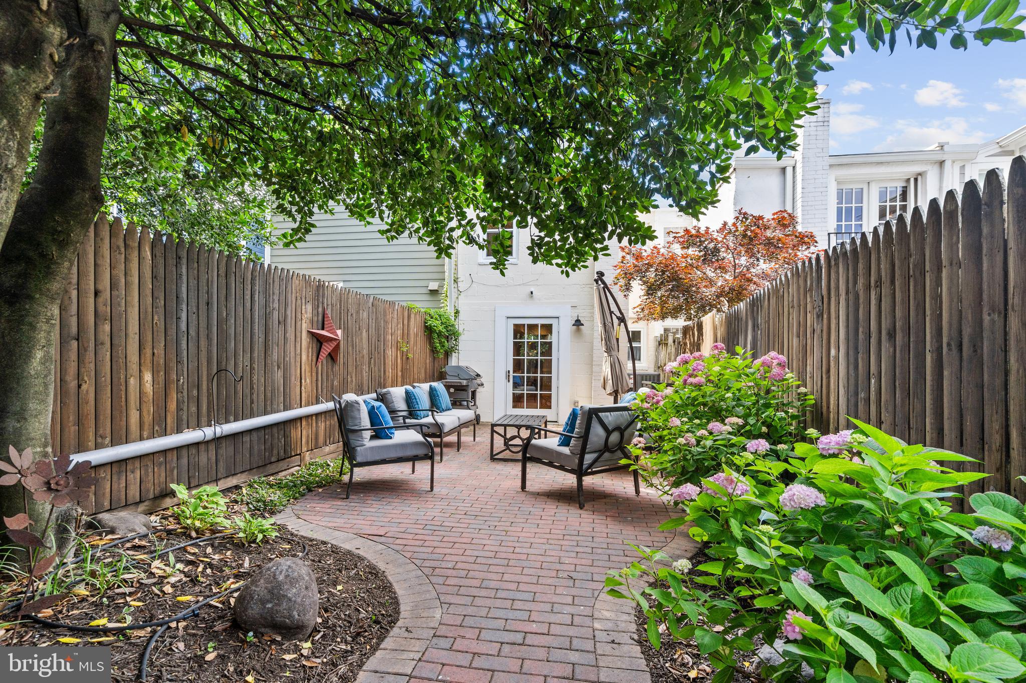 OLD TOWN ALEXANDRIA - Residential
