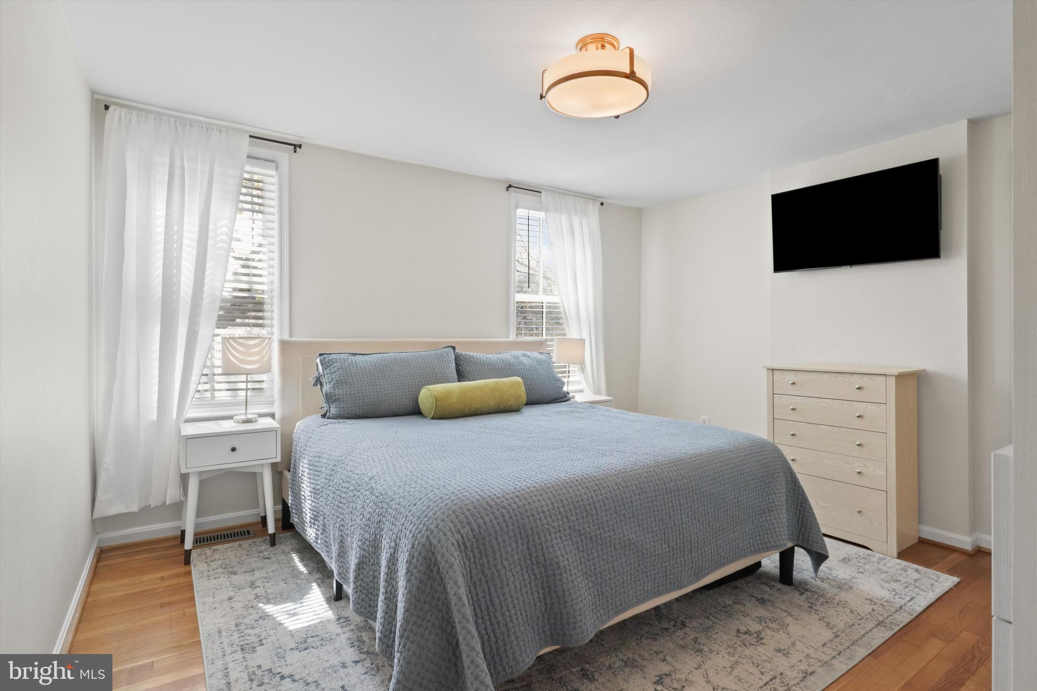 OLD TOWN ALEXANDRIA - Residential