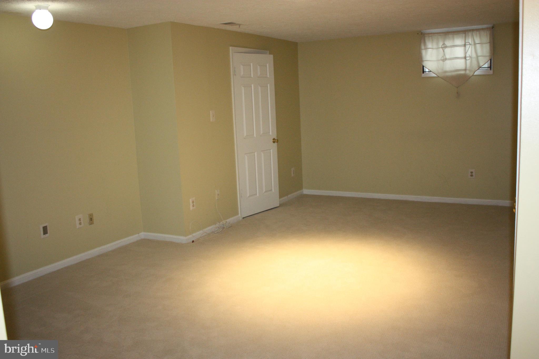 FAIRFAX CLUB ESTATES - Residential Lease