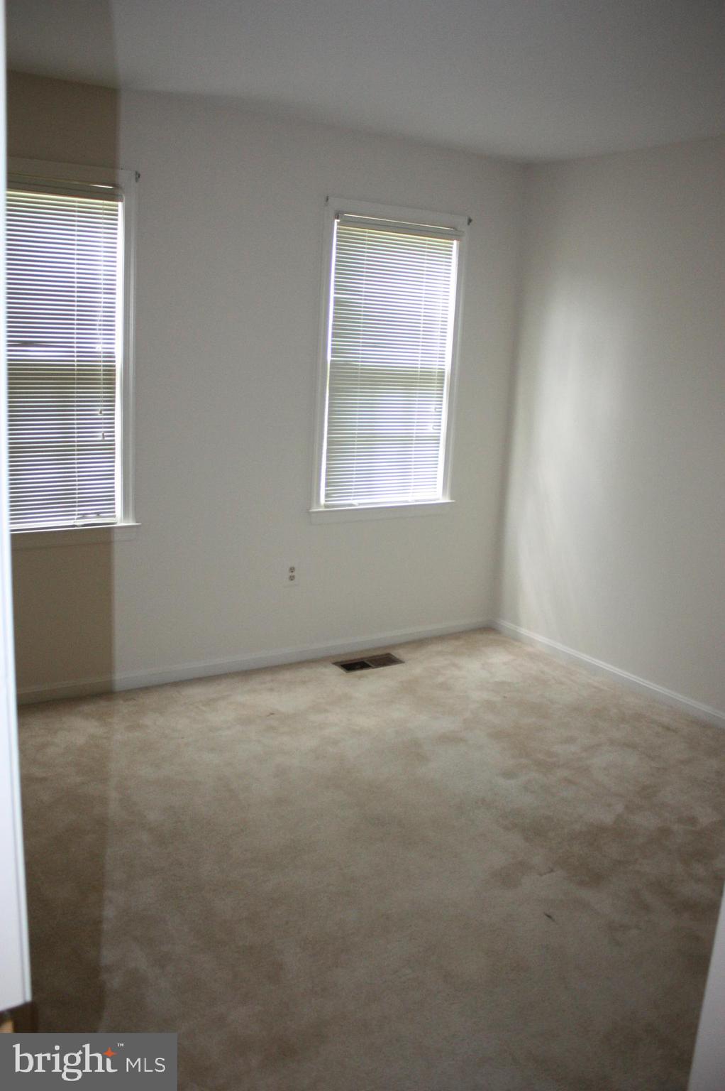 FAIRFAX CLUB ESTATES - Residential Lease