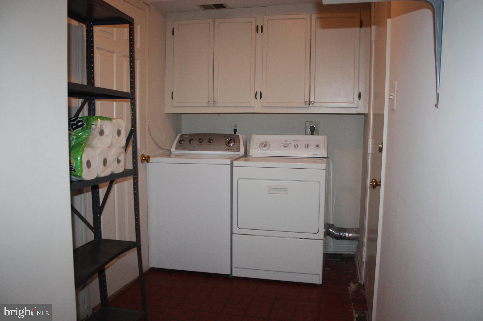 FAIRFAX CLUB ESTATES - Residential Lease