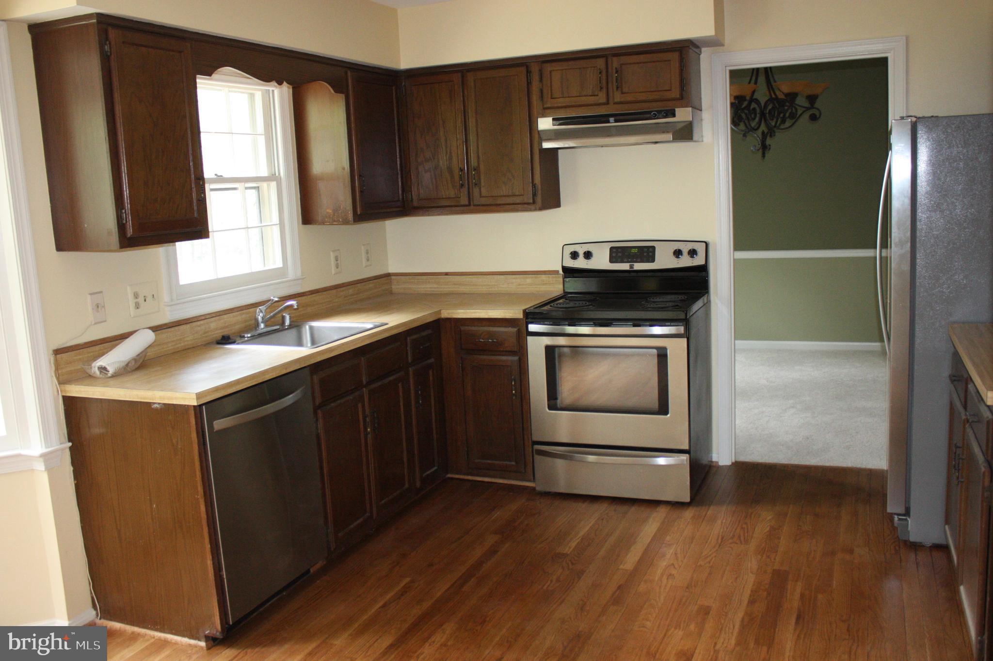 FAIRFAX CLUB ESTATES - Residential Lease