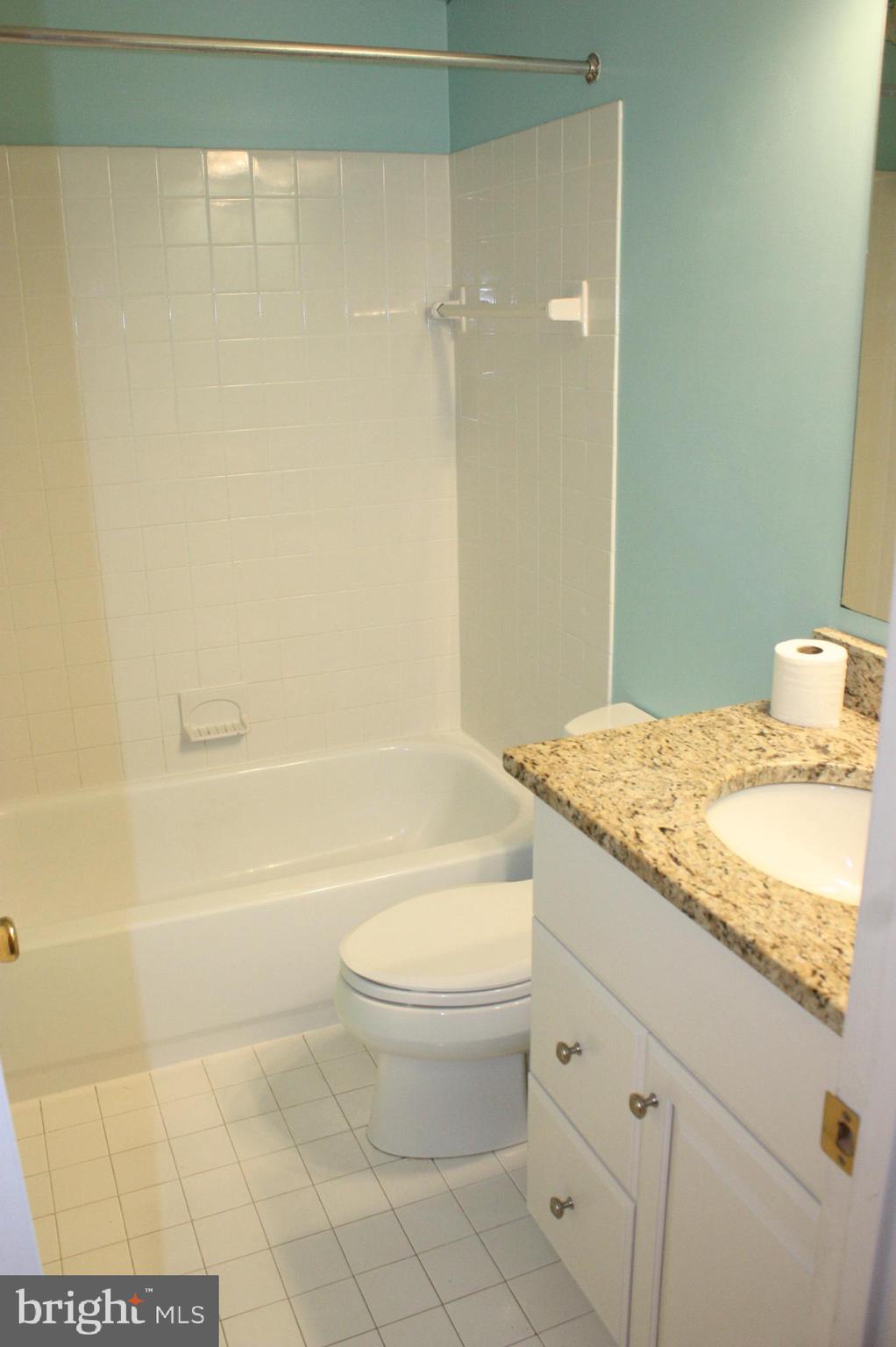 FAIRFAX CLUB ESTATES - Residential Lease