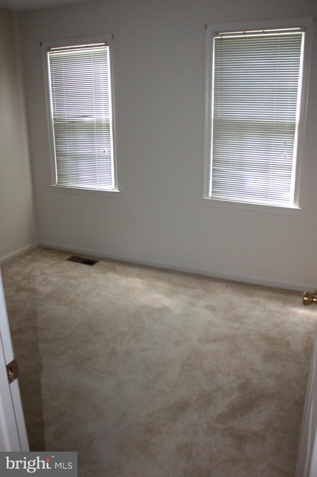 FAIRFAX CLUB ESTATES - Residential Lease