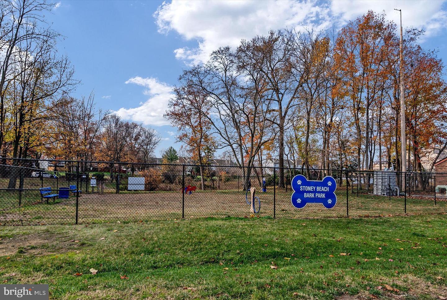 STONEY BEACH - Residential