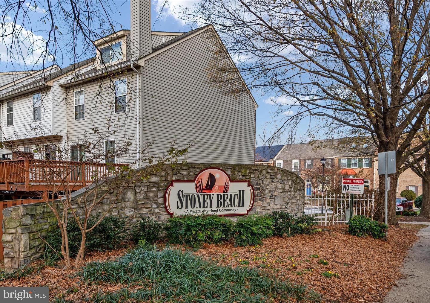 STONEY BEACH - Residential