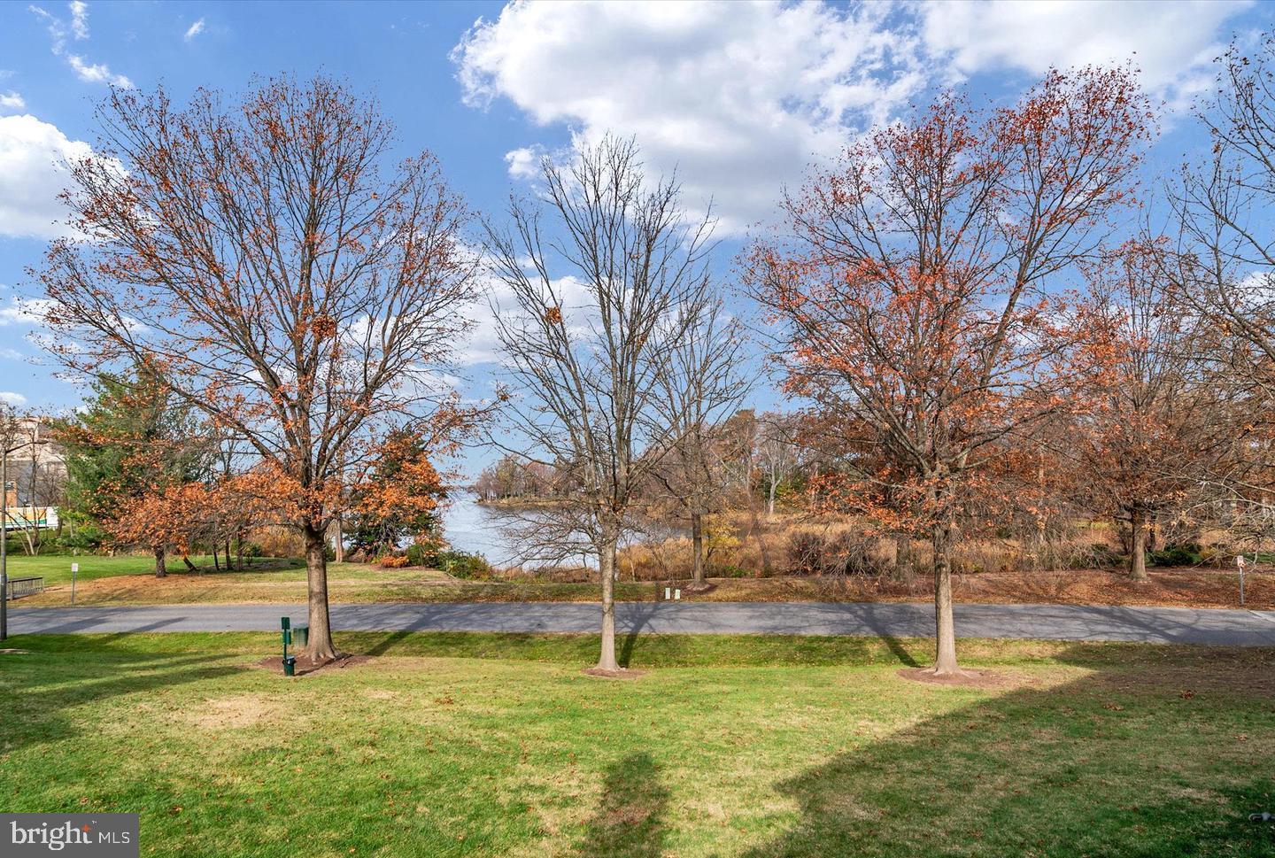STONEY BEACH - Residential
