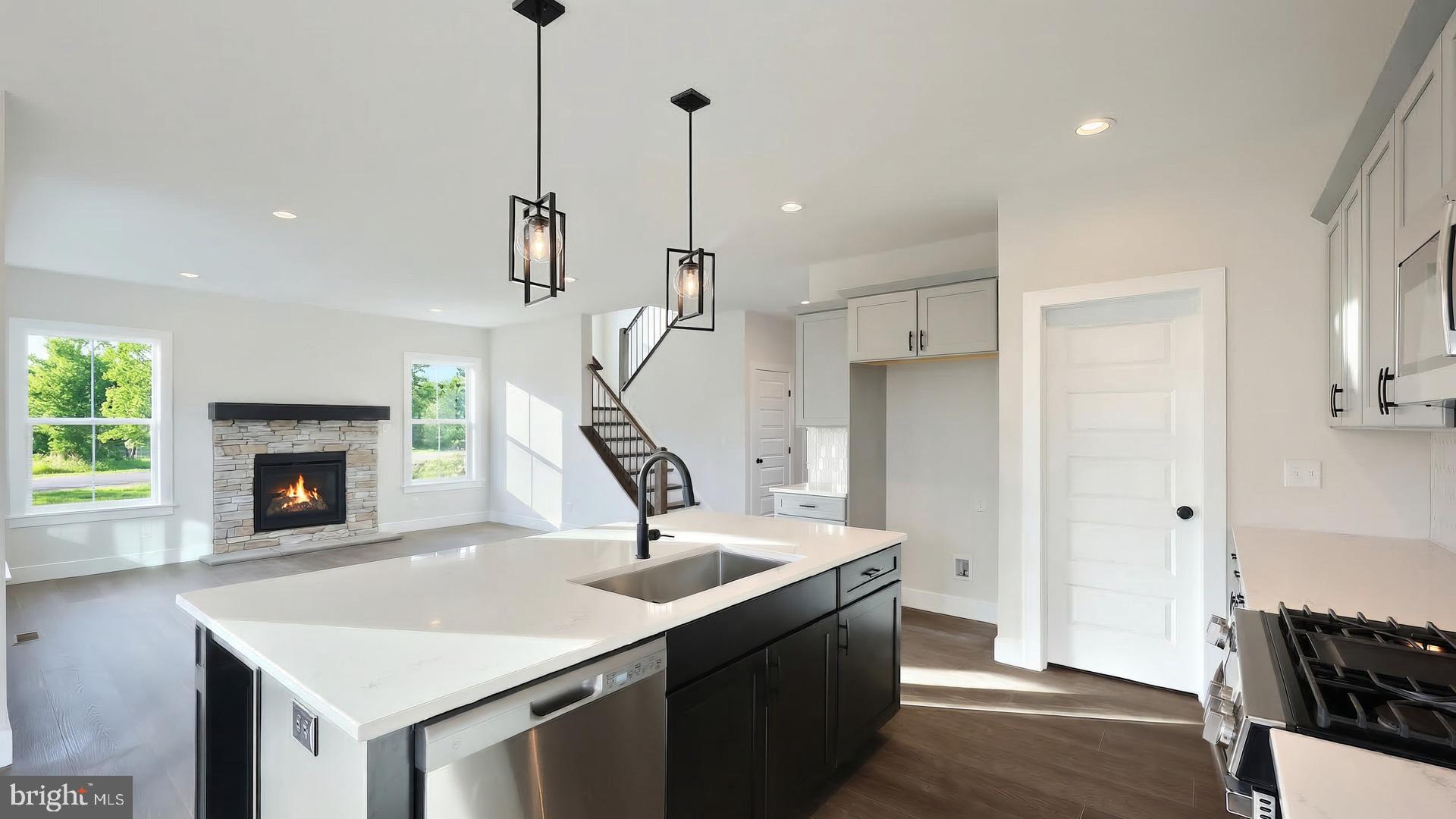 MOUNTAIN VIEW ESTATES - Residential