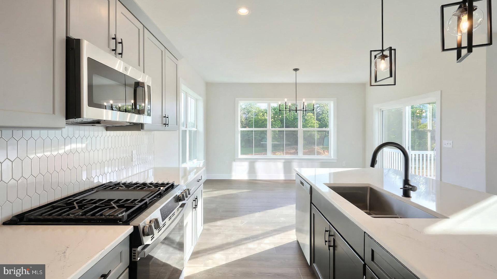 MOUNTAIN VIEW ESTATES - Residential