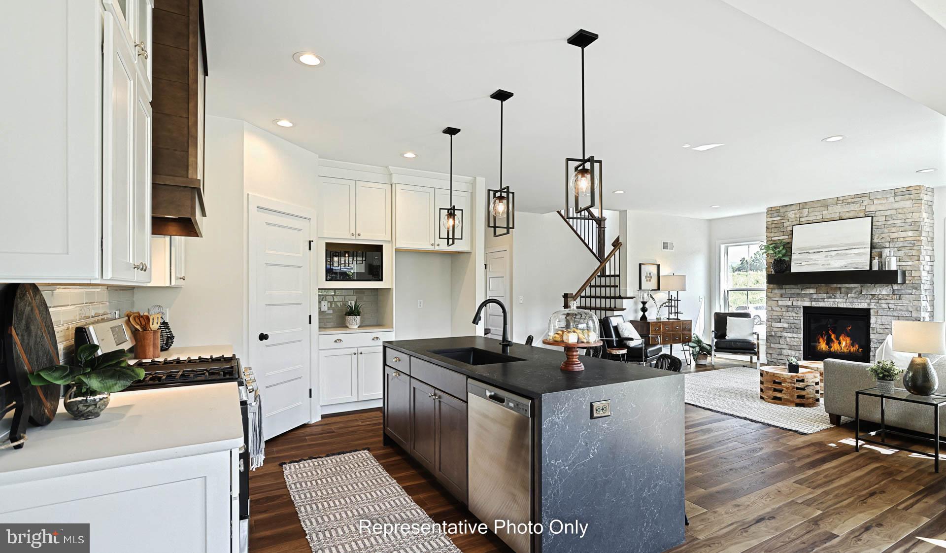 MOUNTAIN VIEW ESTATES - Residential