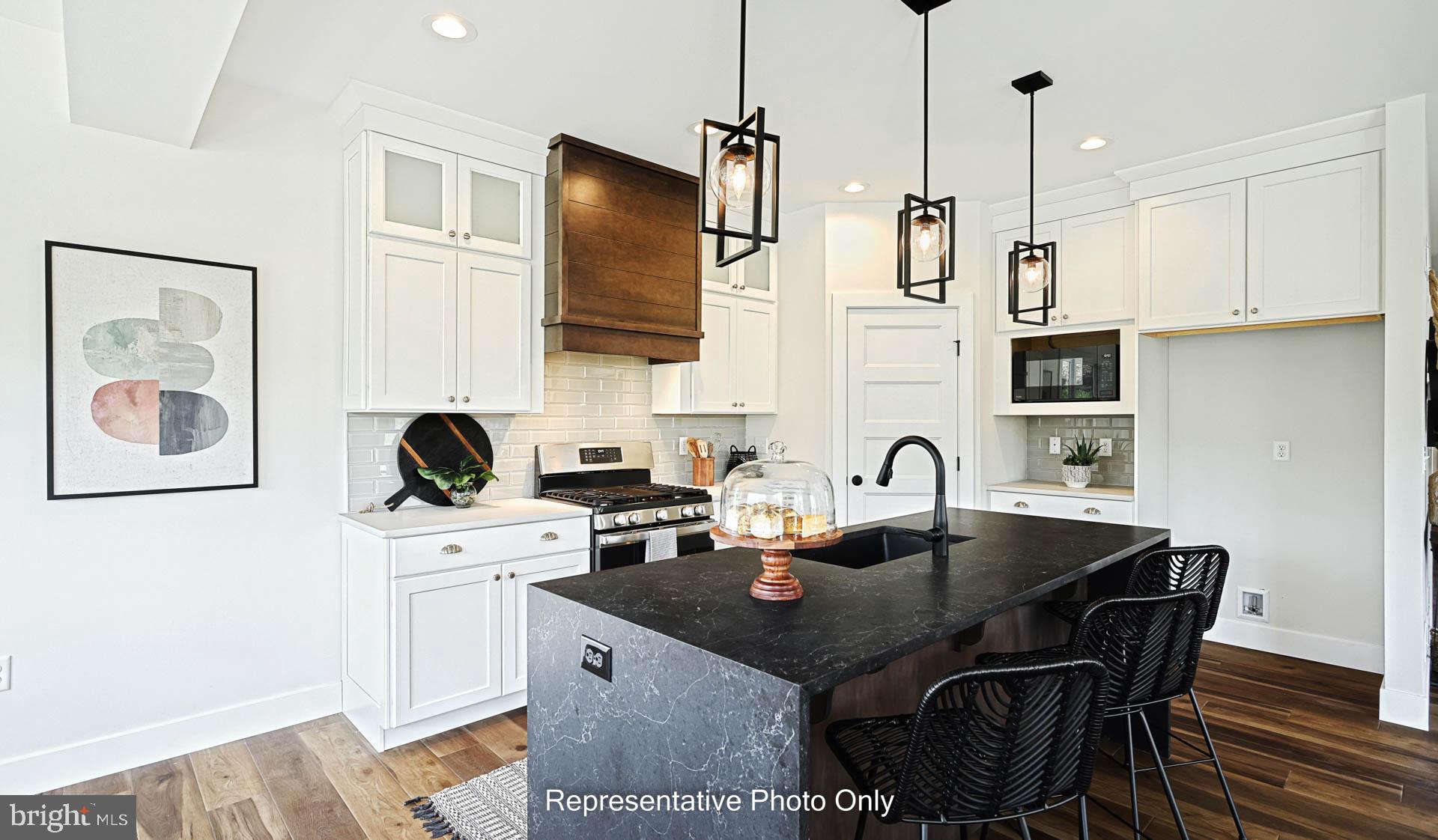 MOUNTAIN VIEW ESTATES - Residential