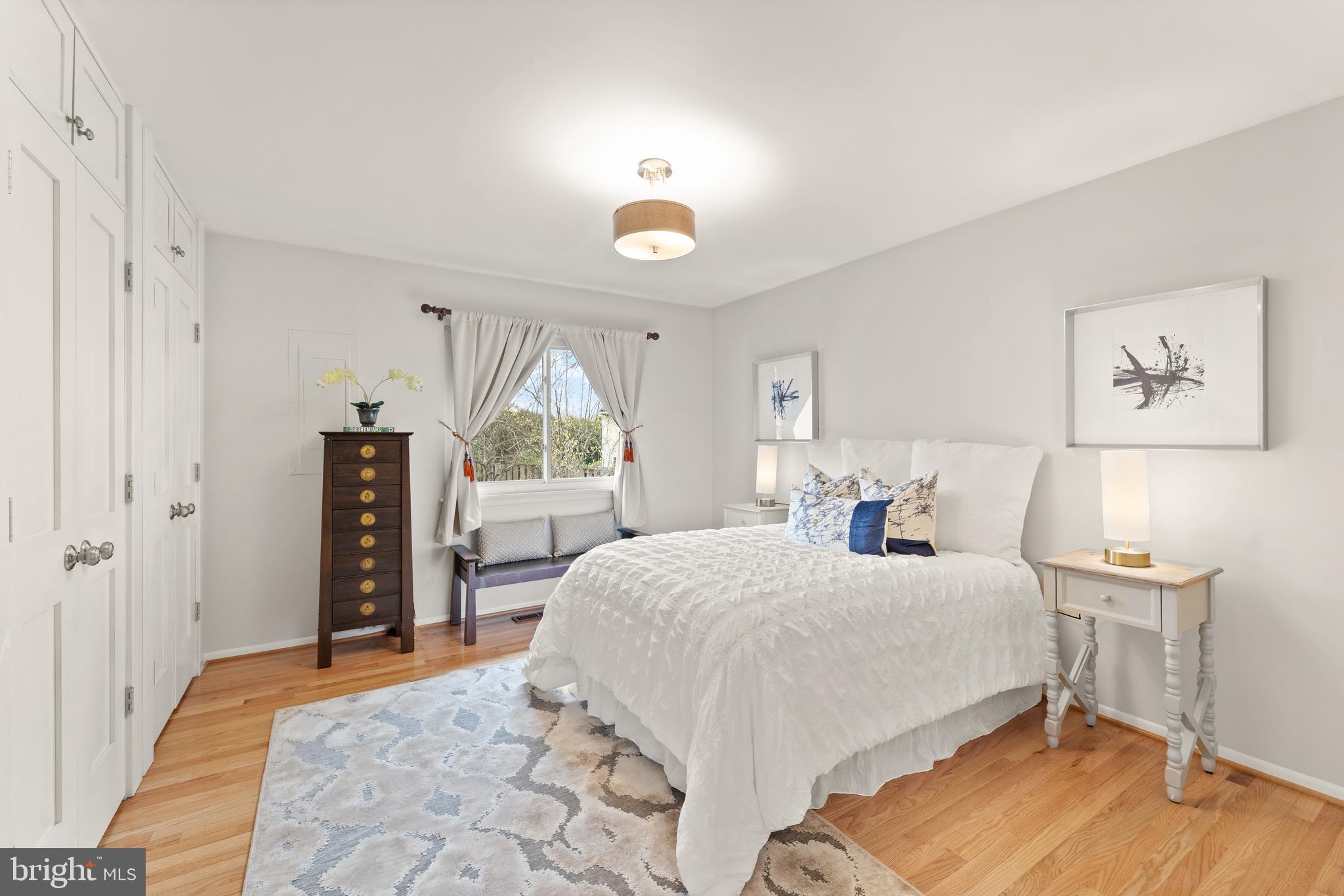 VIENNA WOODS - Residential