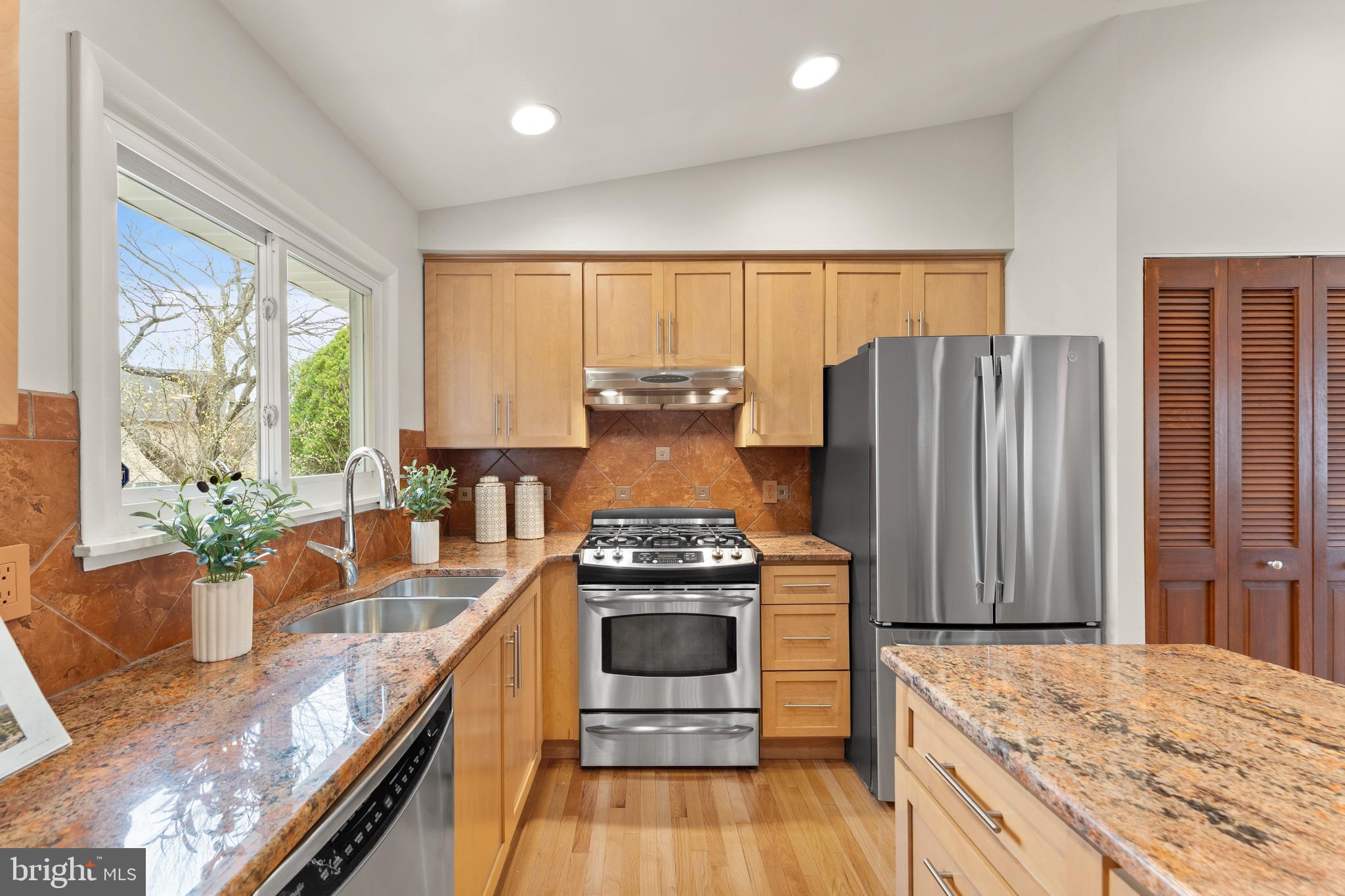 VIENNA WOODS - Residential