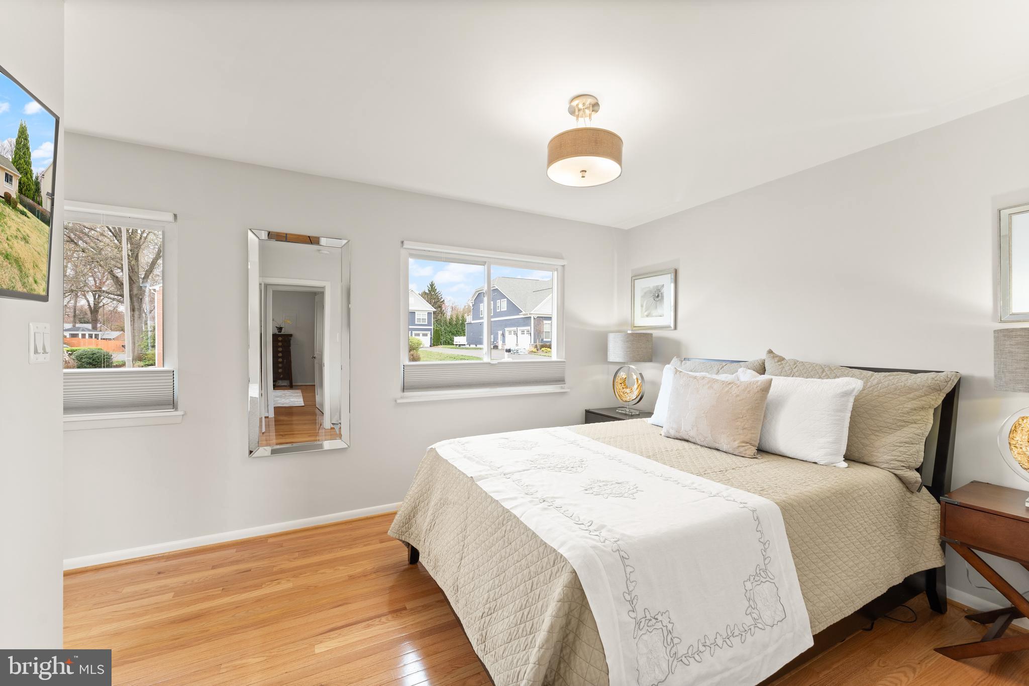 VIENNA WOODS - Residential