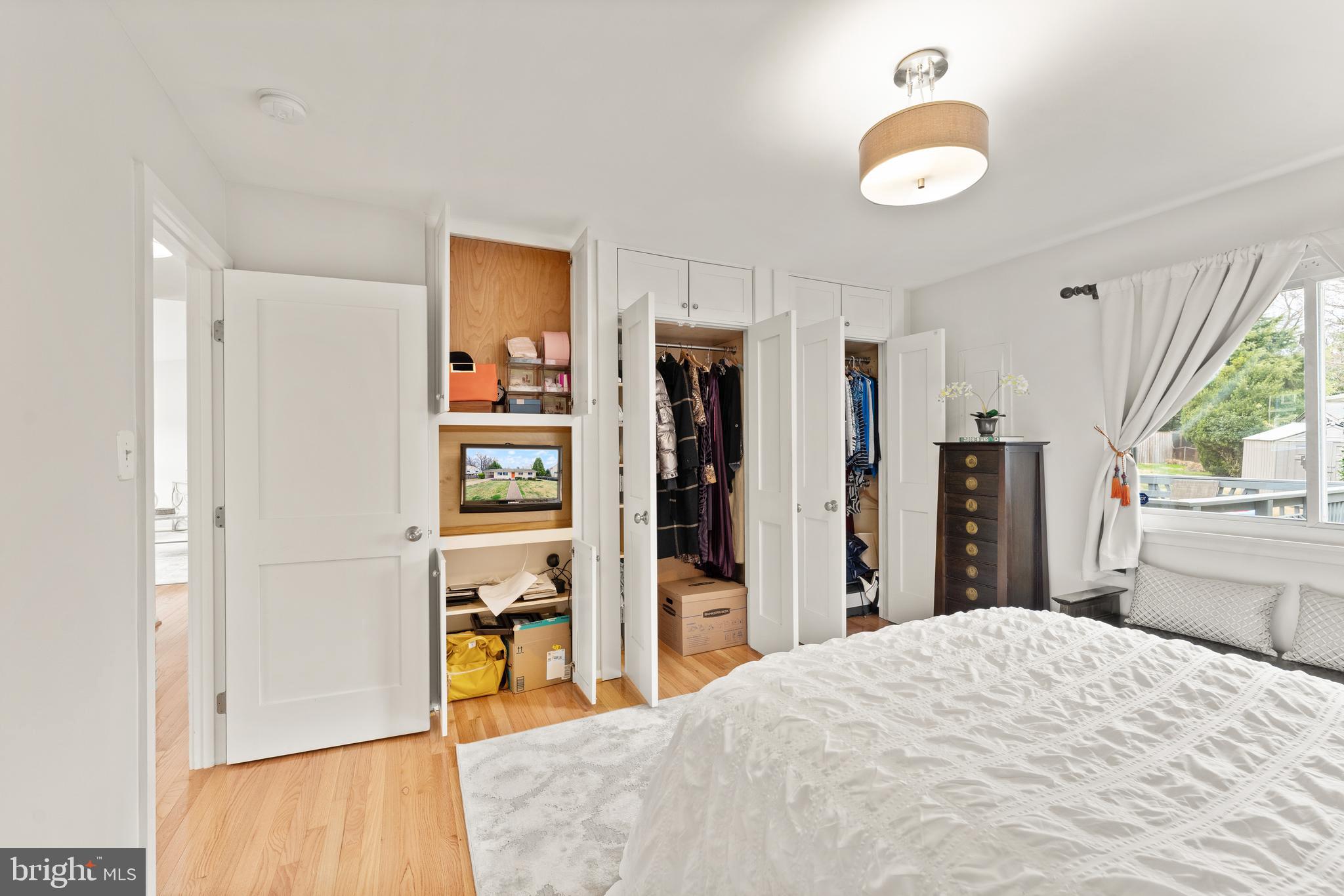 VIENNA WOODS - Residential