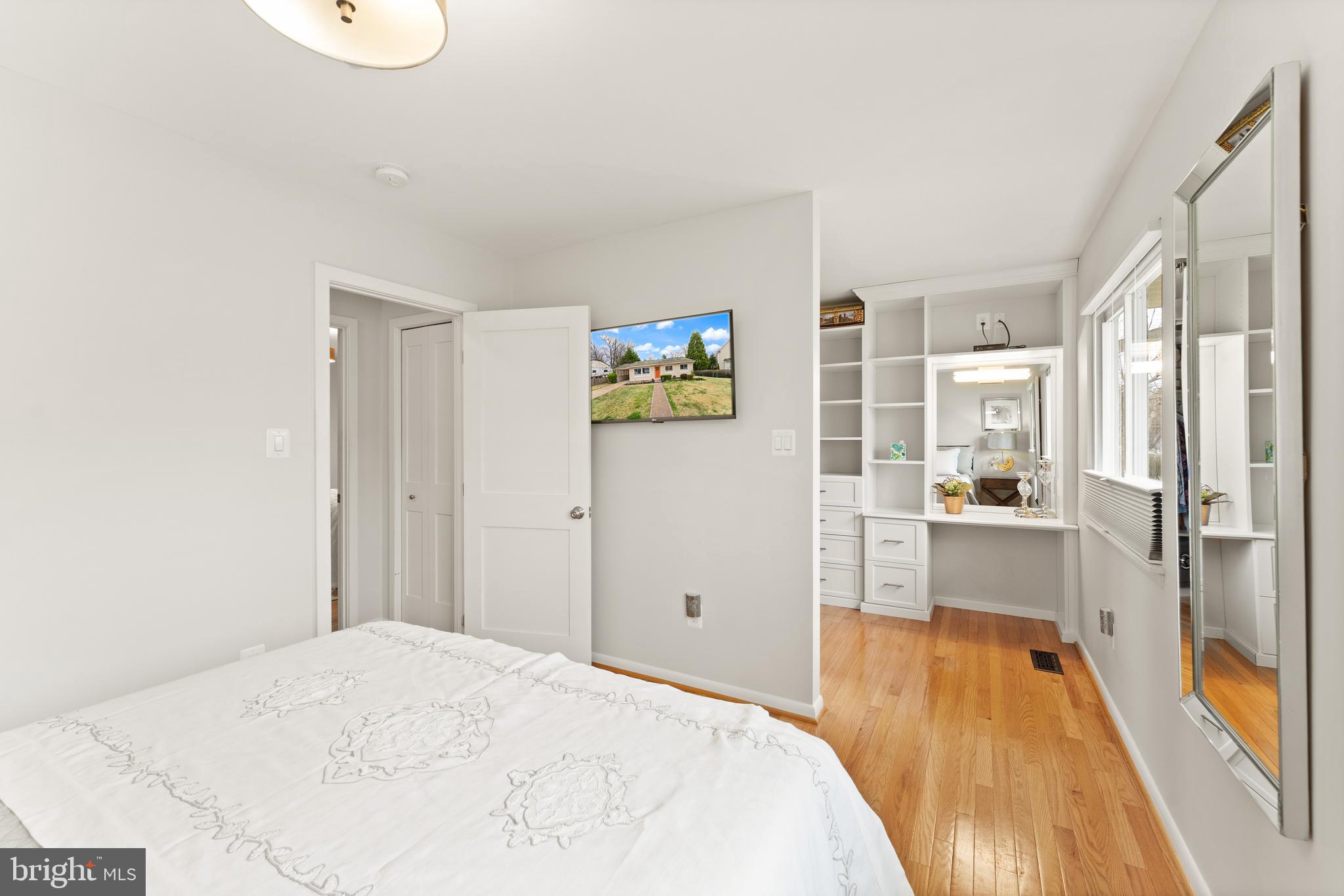 VIENNA WOODS - Residential