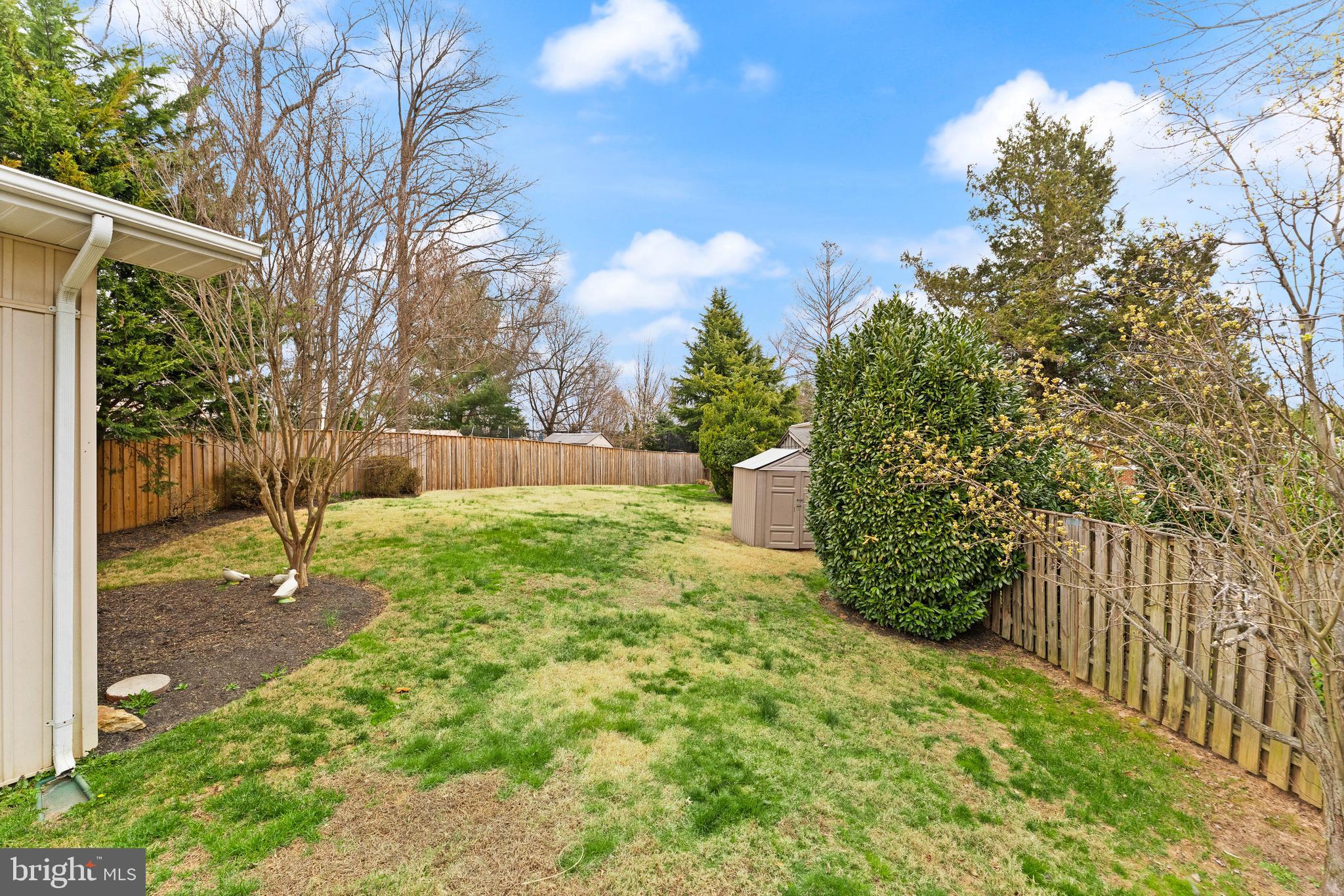 VIENNA WOODS - Residential