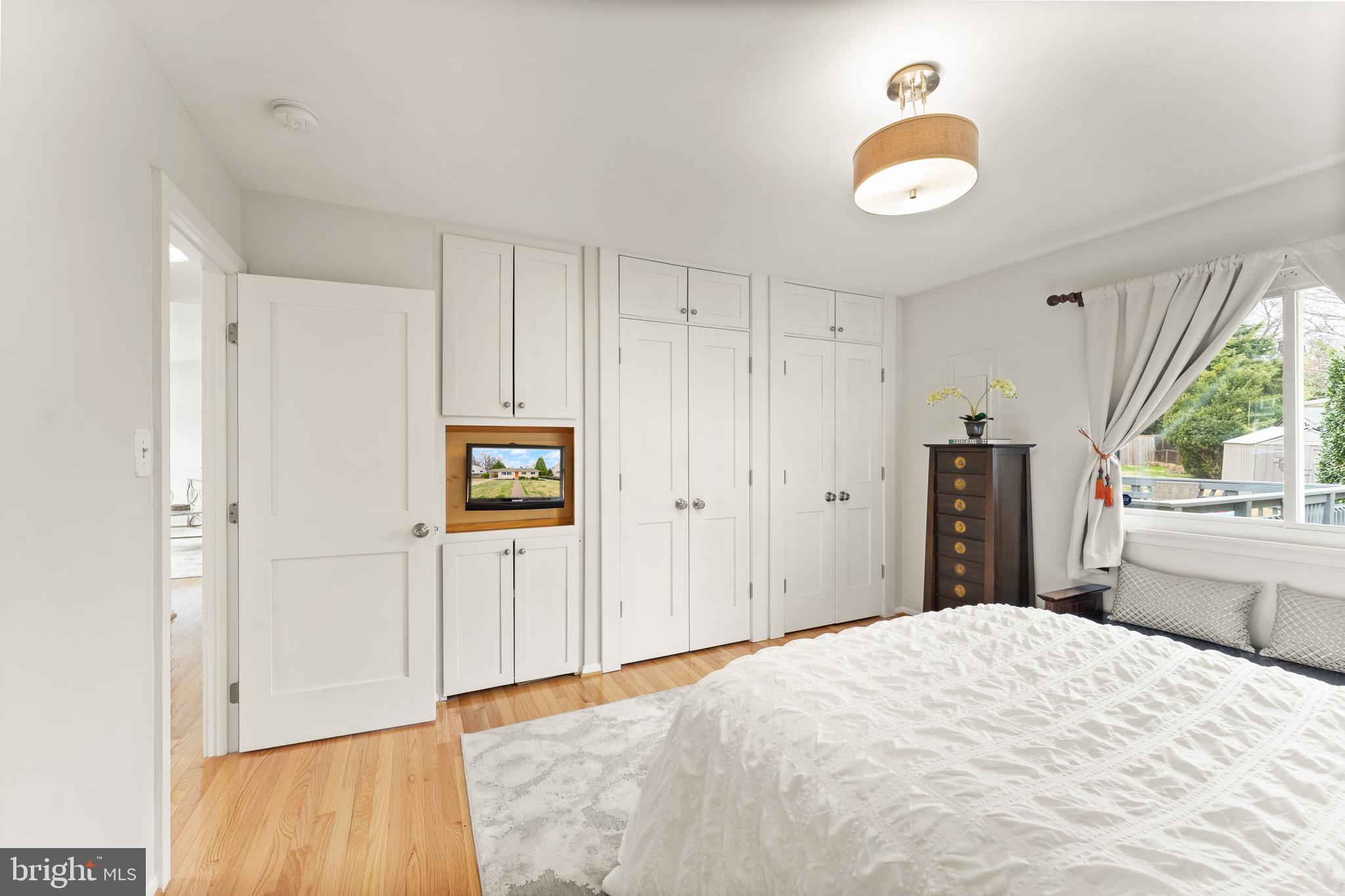 VIENNA WOODS - Residential