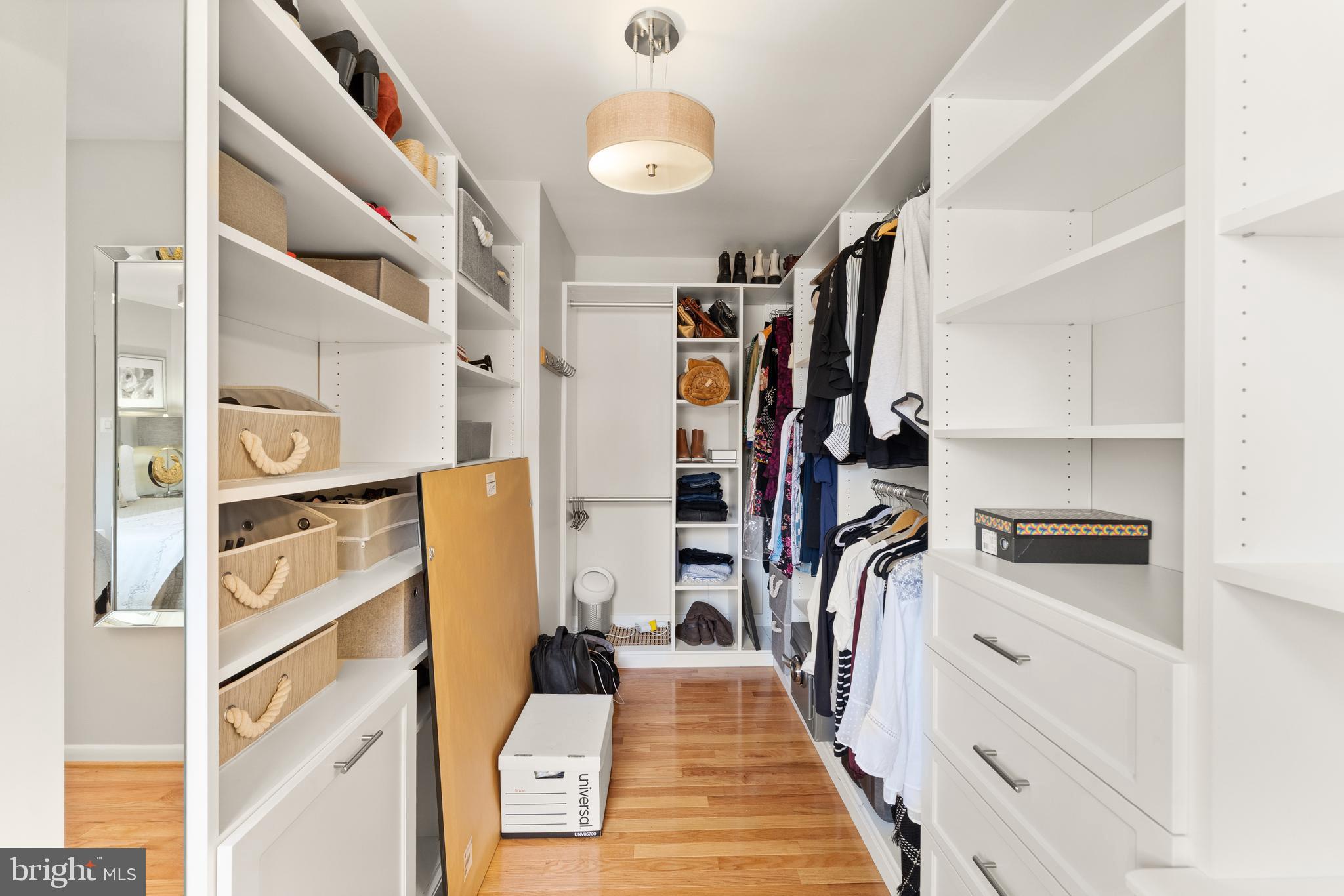 VIENNA WOODS - Residential