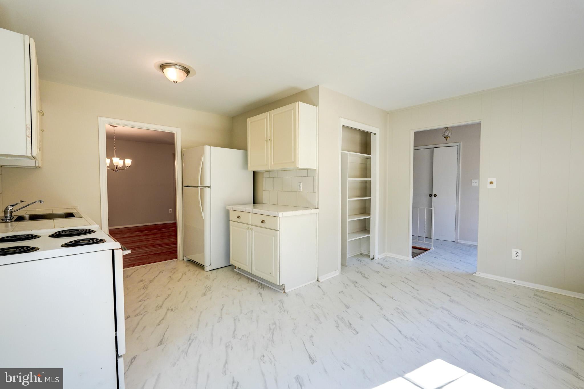 LAYHILL SOUTH - Residential Lease