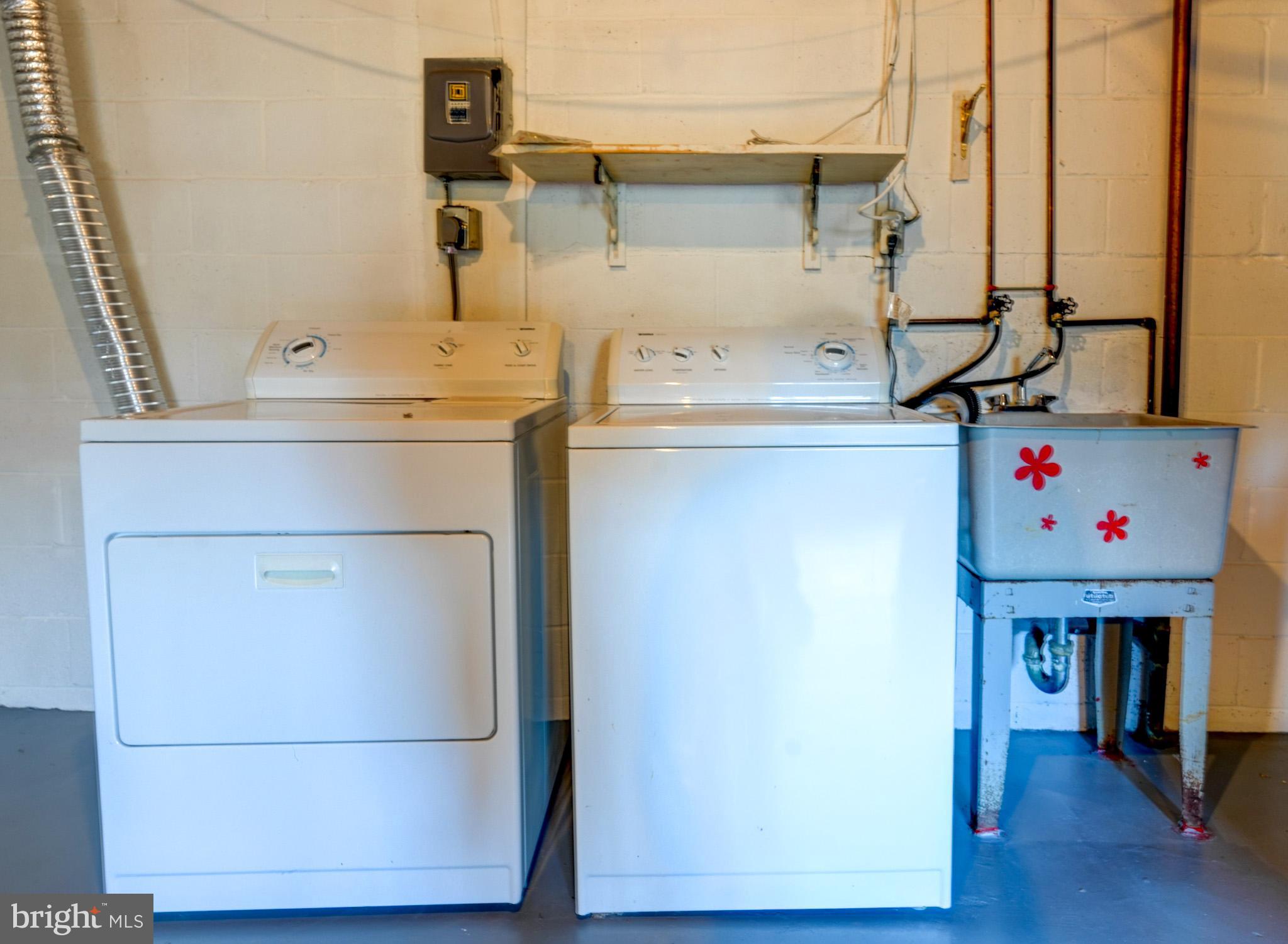 LAYHILL SOUTH - Residential Lease