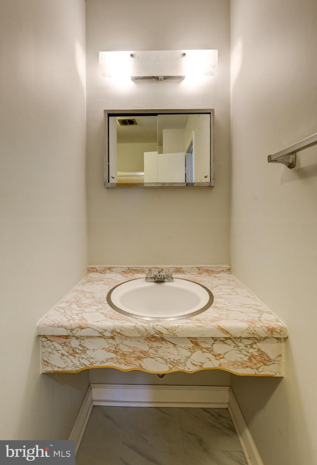 LAYHILL SOUTH - Residential Lease