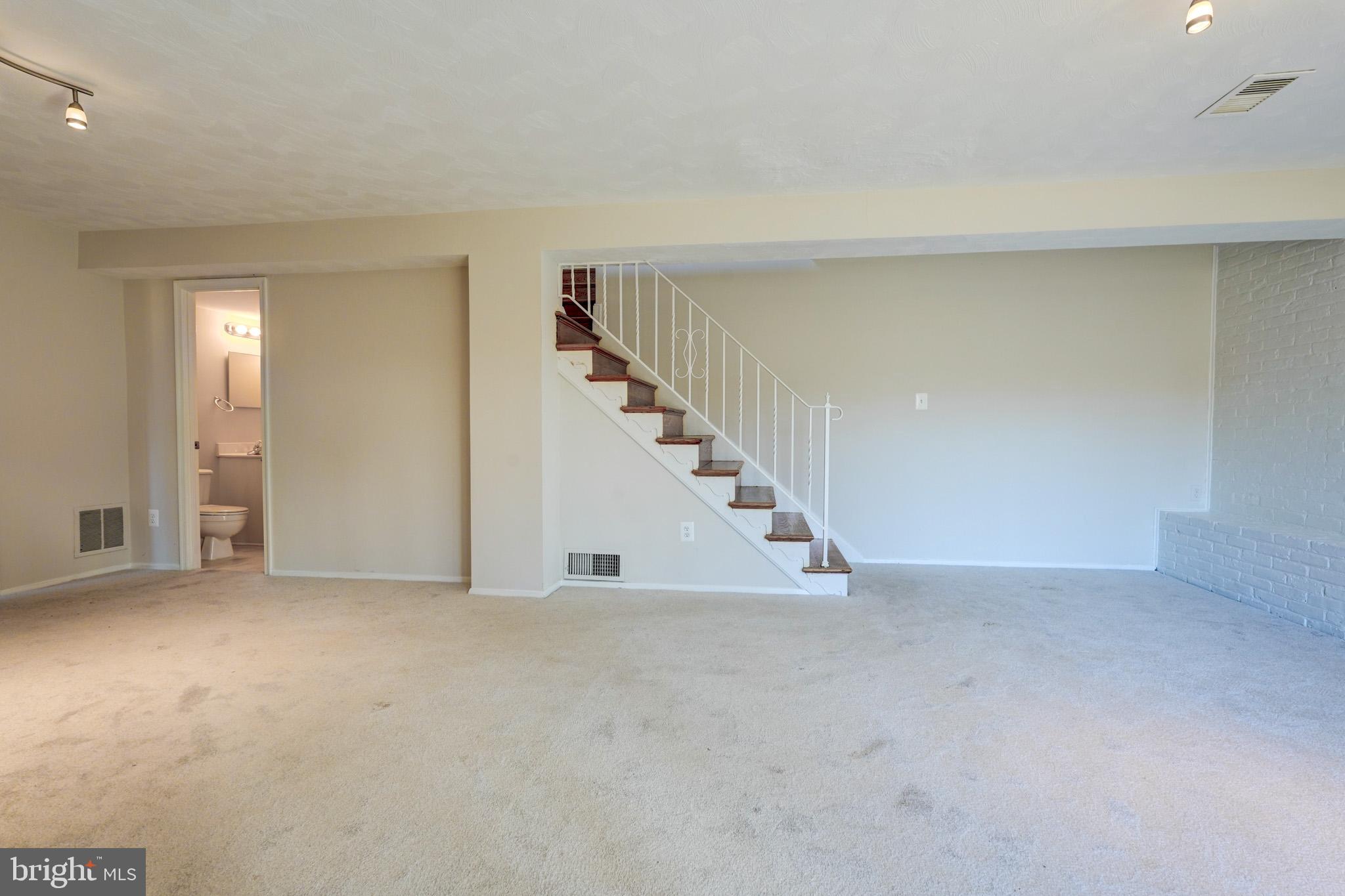 LAYHILL SOUTH - Residential Lease