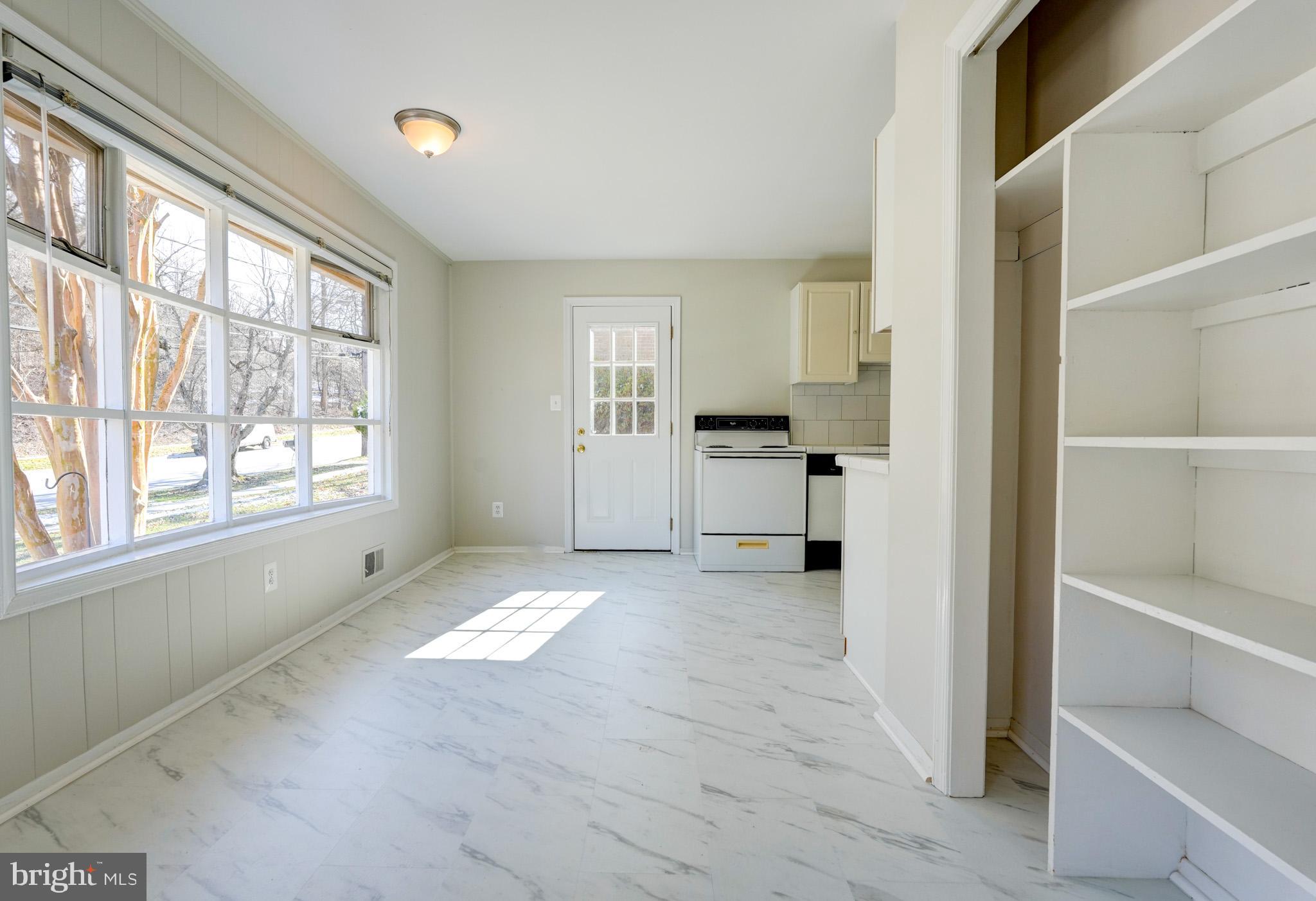 LAYHILL SOUTH - Residential Lease