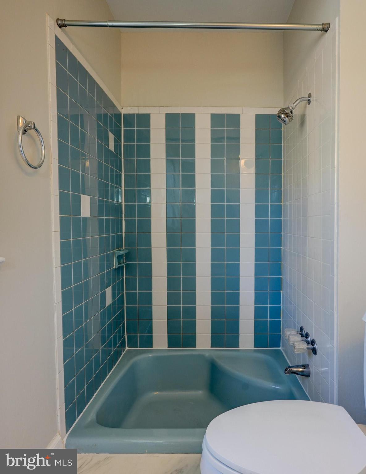 LAYHILL SOUTH - Residential Lease