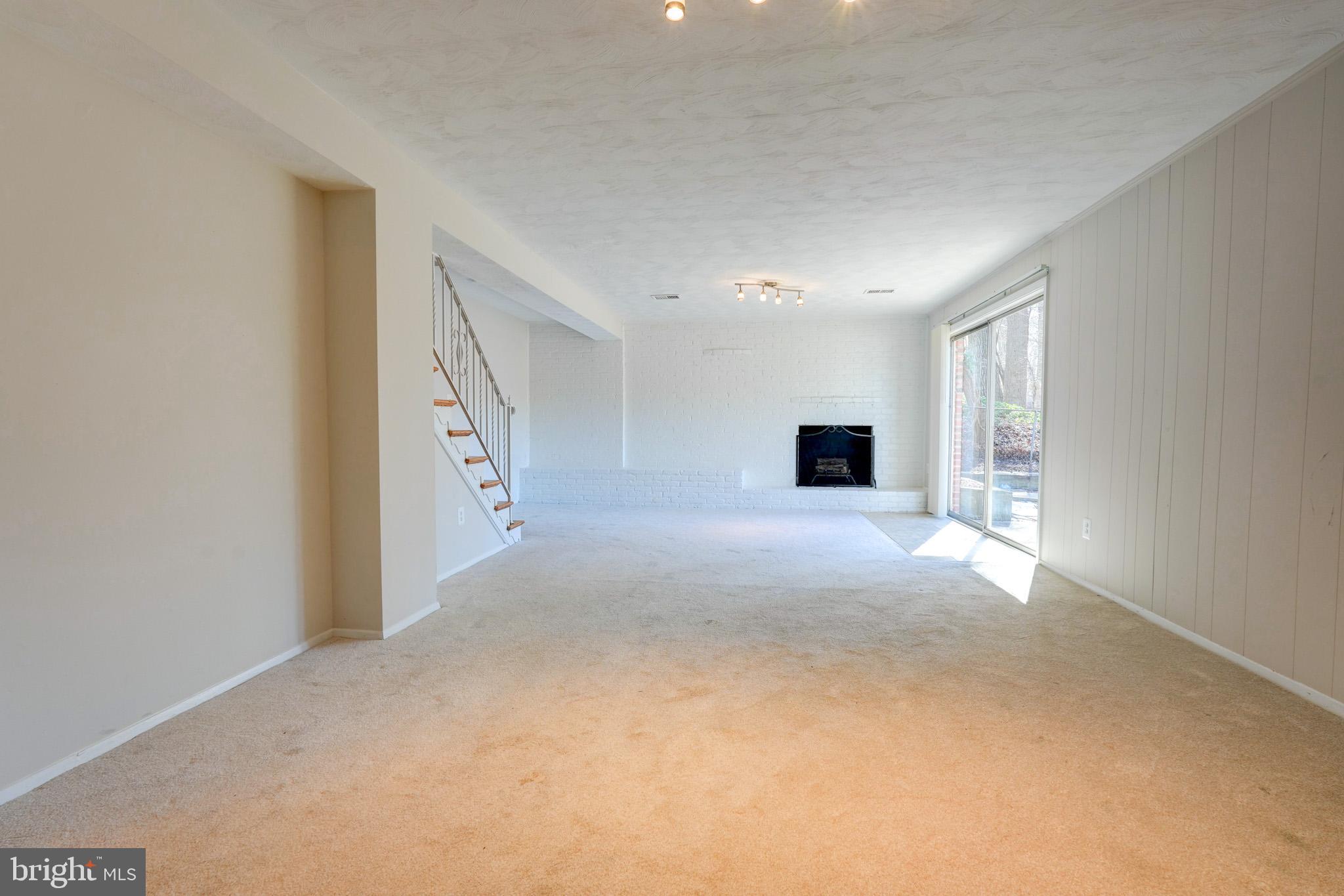 LAYHILL SOUTH - Residential Lease