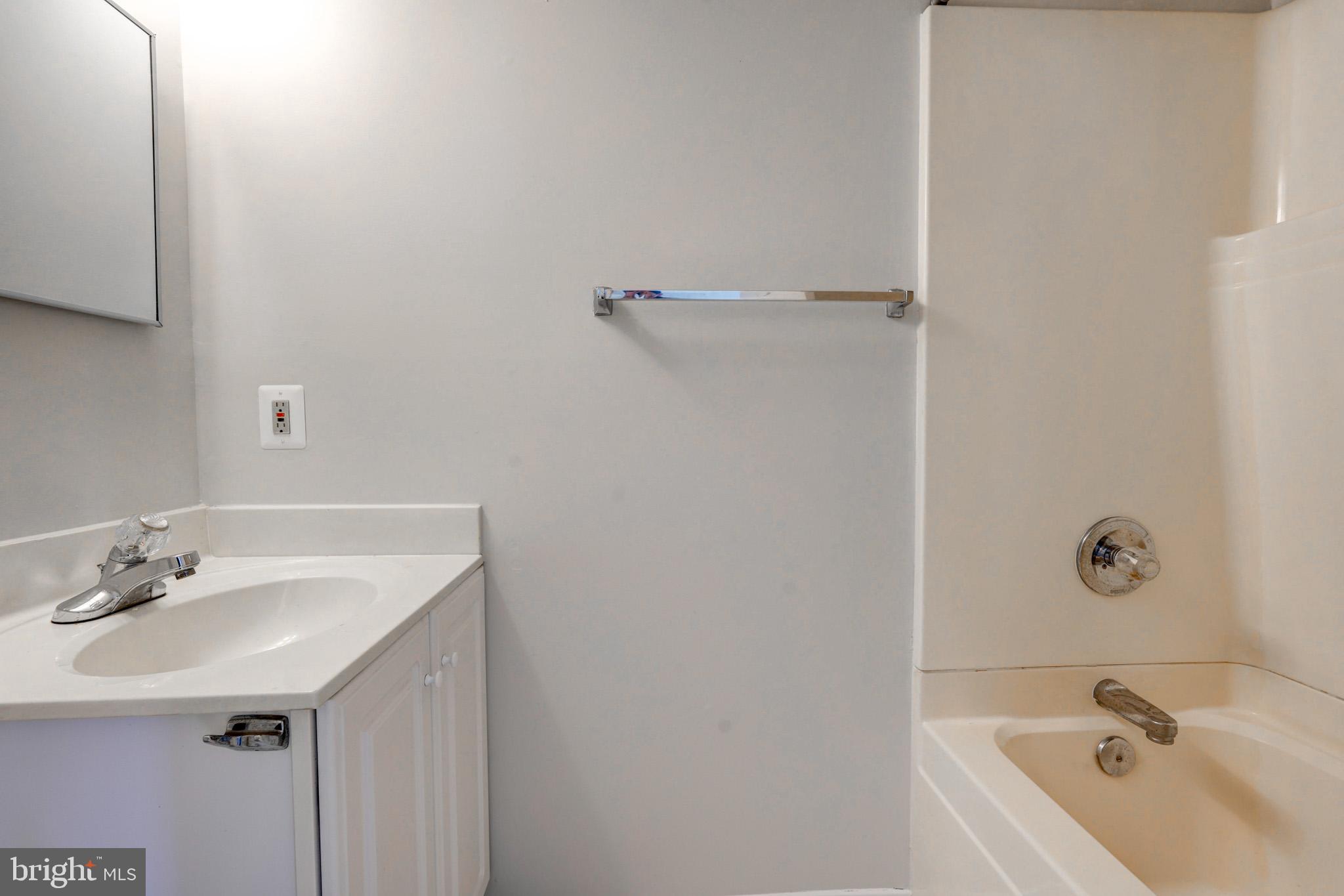 LAYHILL SOUTH - Residential Lease