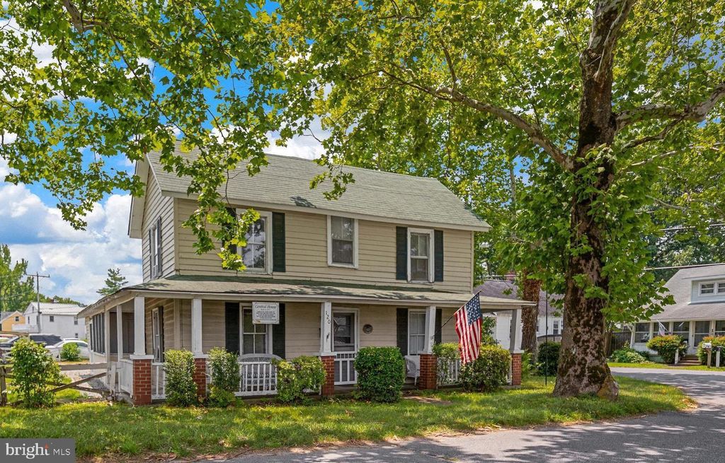 Photo of 120 Boundary Street, COLONIAL BEACH, VA 22443 (MLS # VAWE2011626)