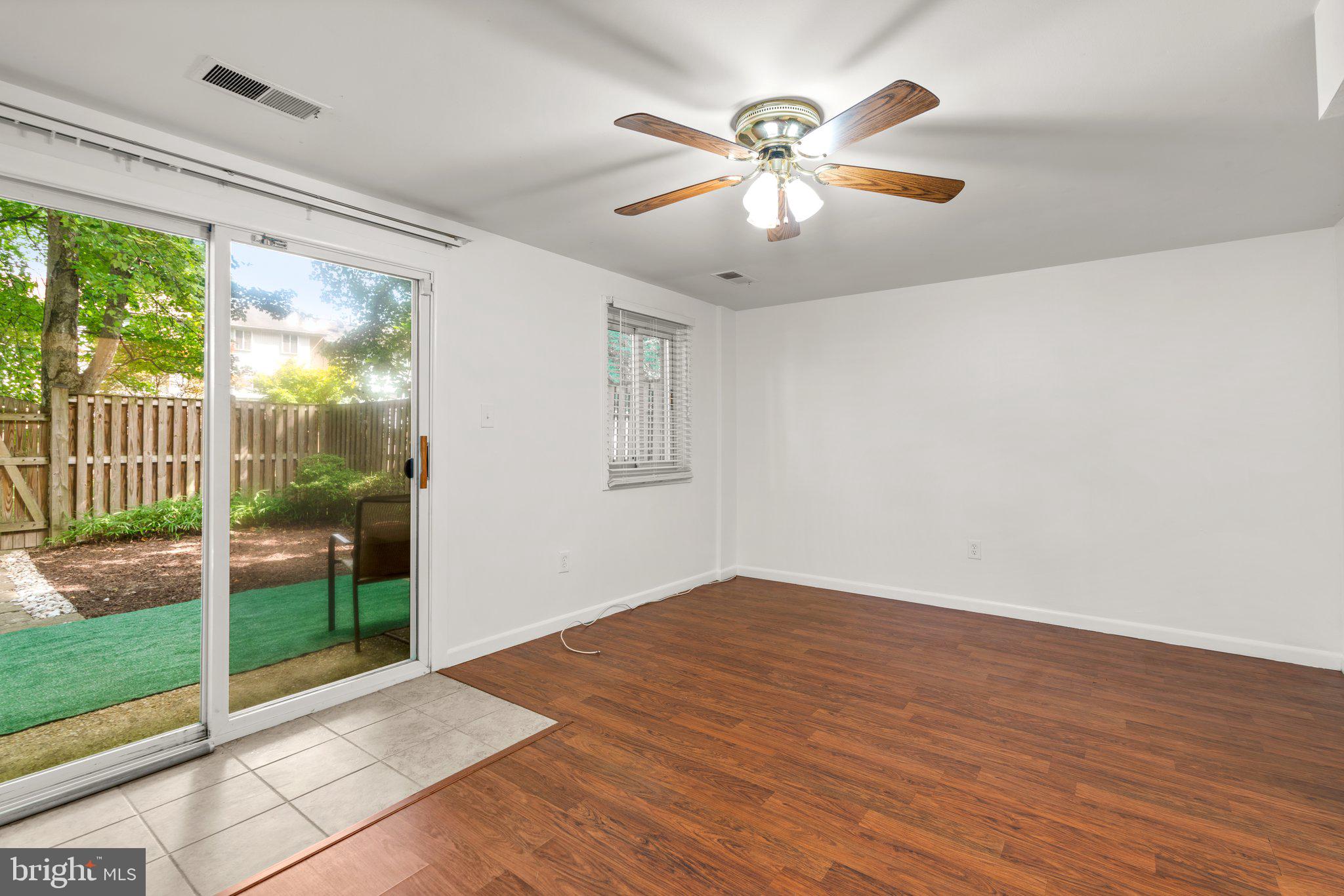 OAKLAND MILLS - Residential