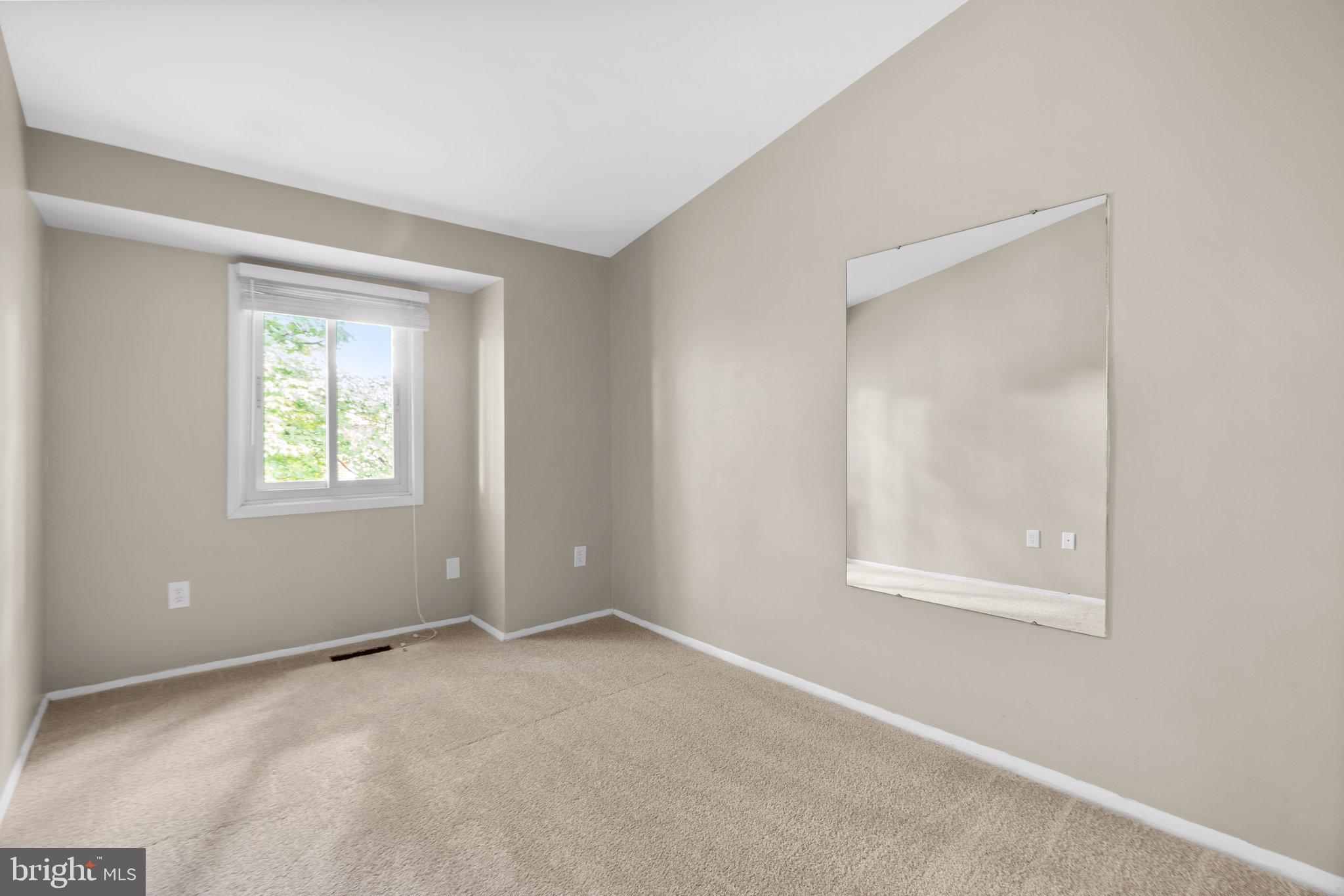 OAKLAND MILLS - Residential