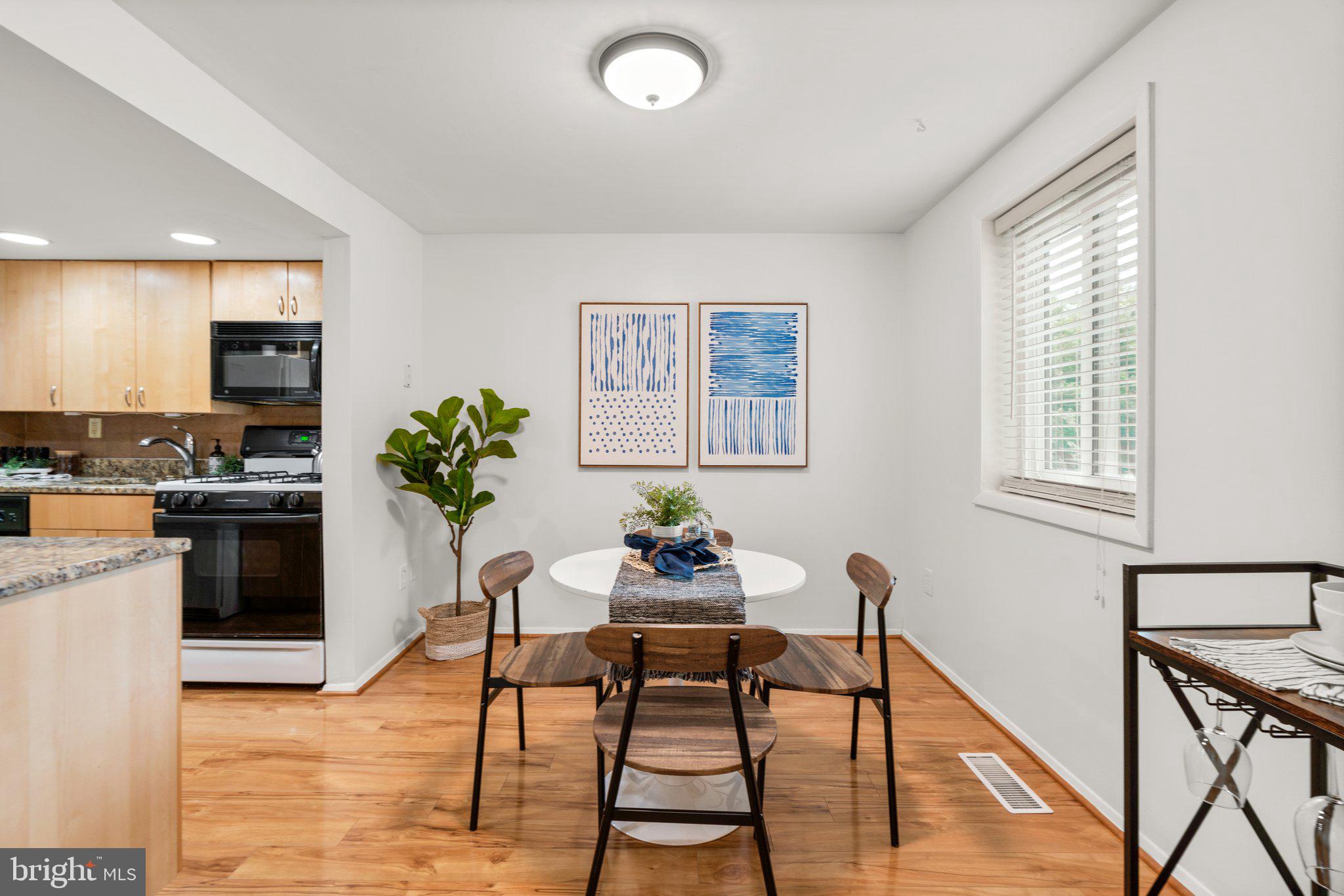 OAKLAND MILLS - Residential