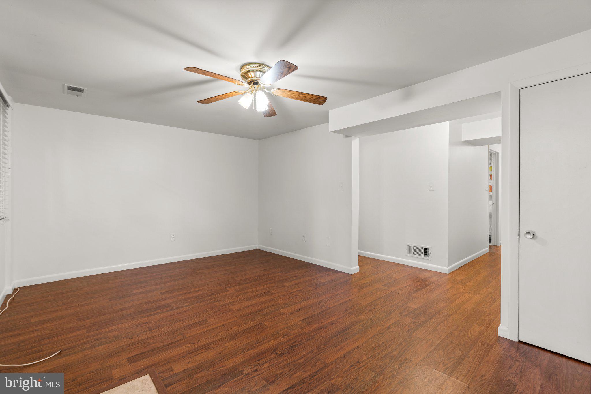 OAKLAND MILLS - Residential