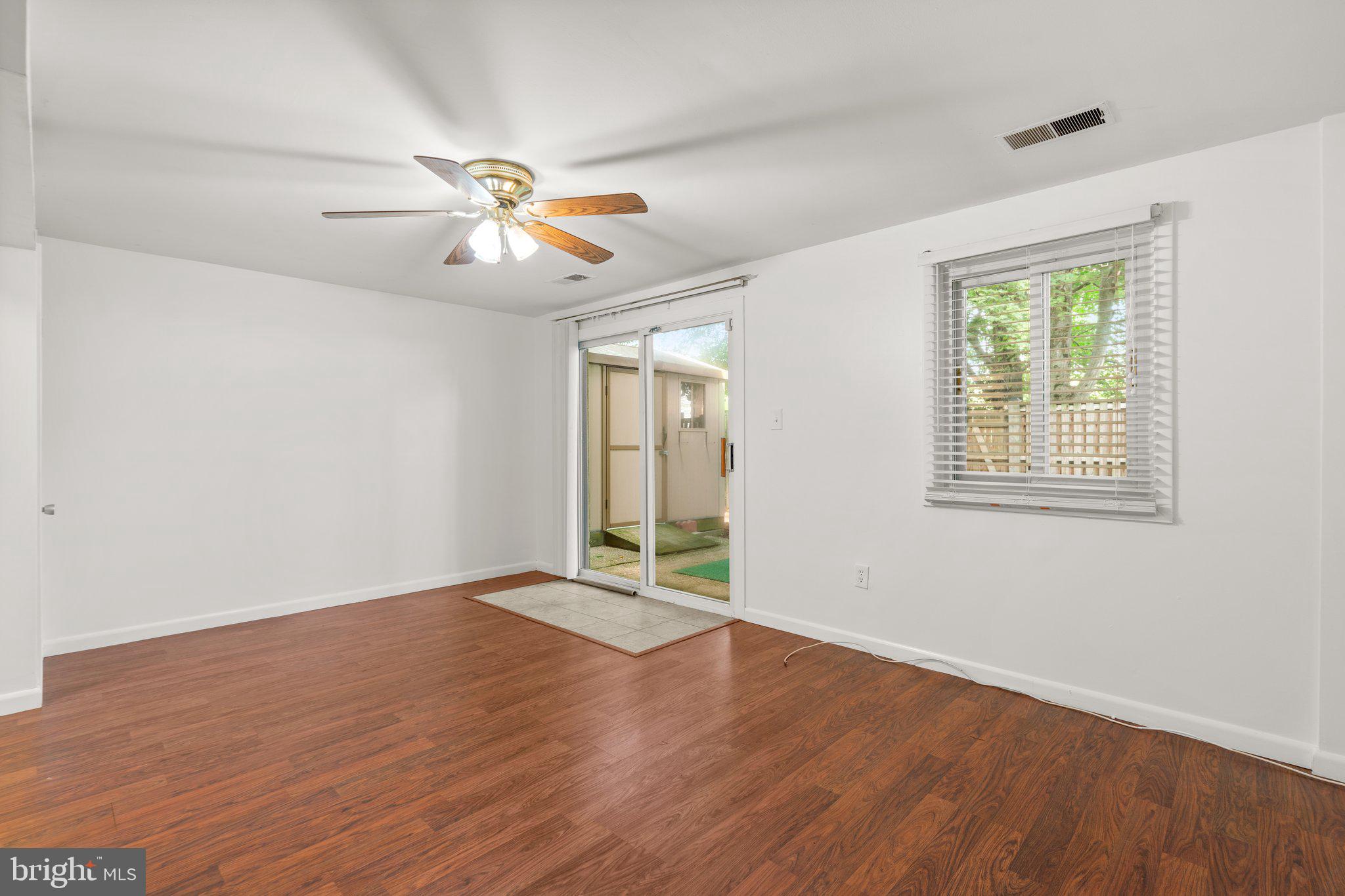 OAKLAND MILLS - Residential