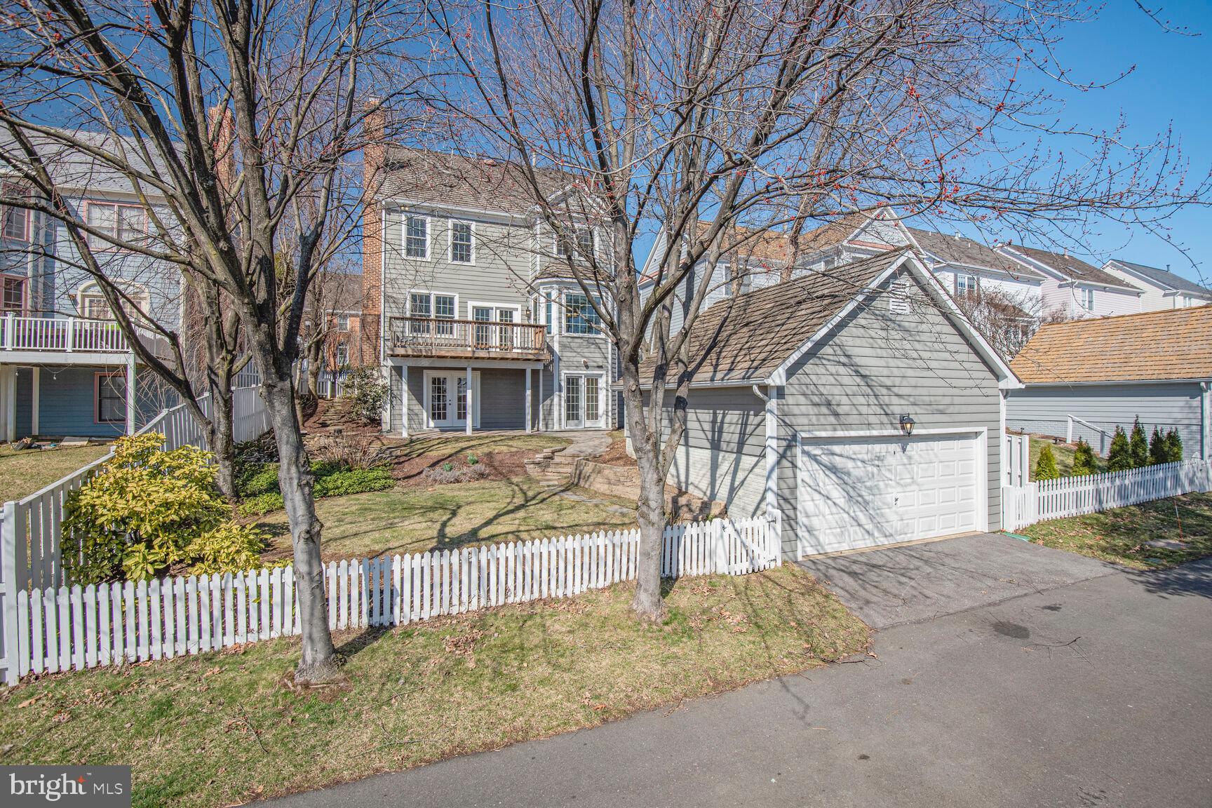 KENTLANDS - Residential