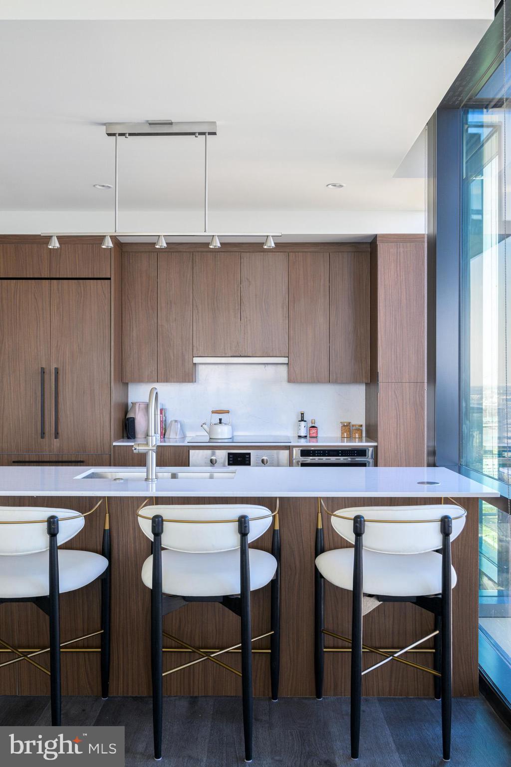 SOCIETY HILL - Residential Lease