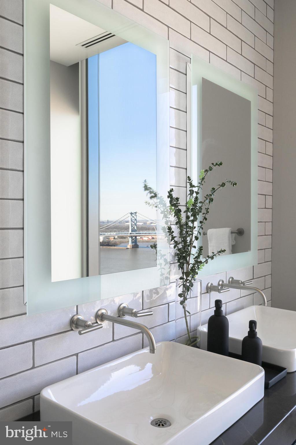 SOCIETY HILL - Residential Lease