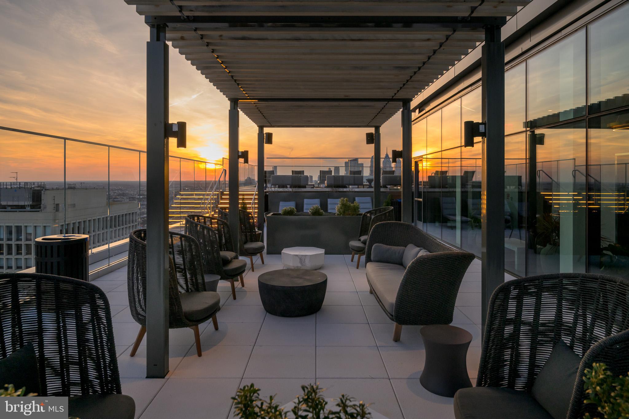 SOCIETY HILL - Residential Lease